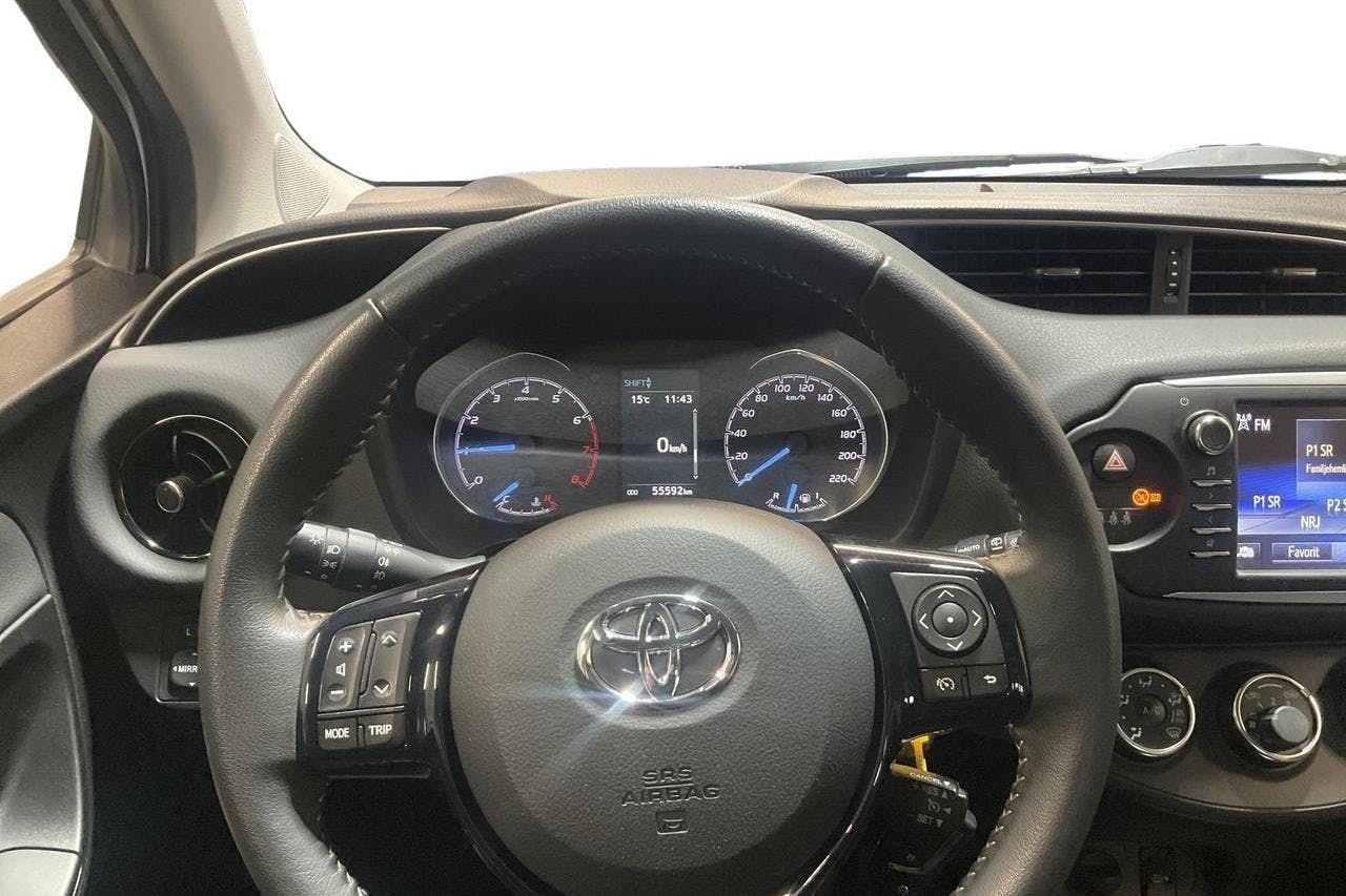 Toyota Yaris 1.5 5dr (111hk) - 55 590 km - Manual - silver - 2017