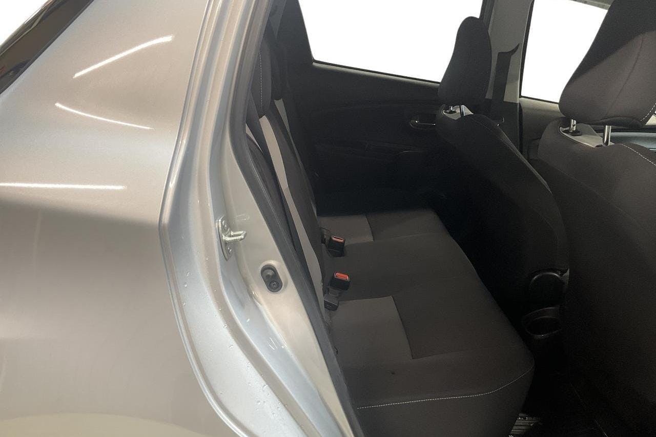 Toyota Yaris 1.5 5dr (111hk) - 55 590 km - Manual - silver - 2017