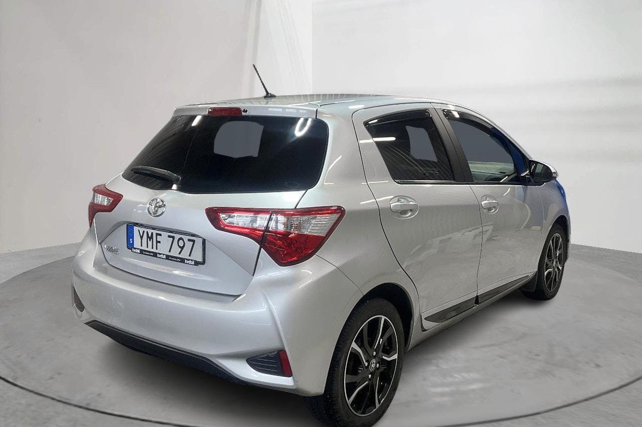 Toyota Yaris 1.5 5dr (111hk) - 55 590 km - Manual - silver - 2017