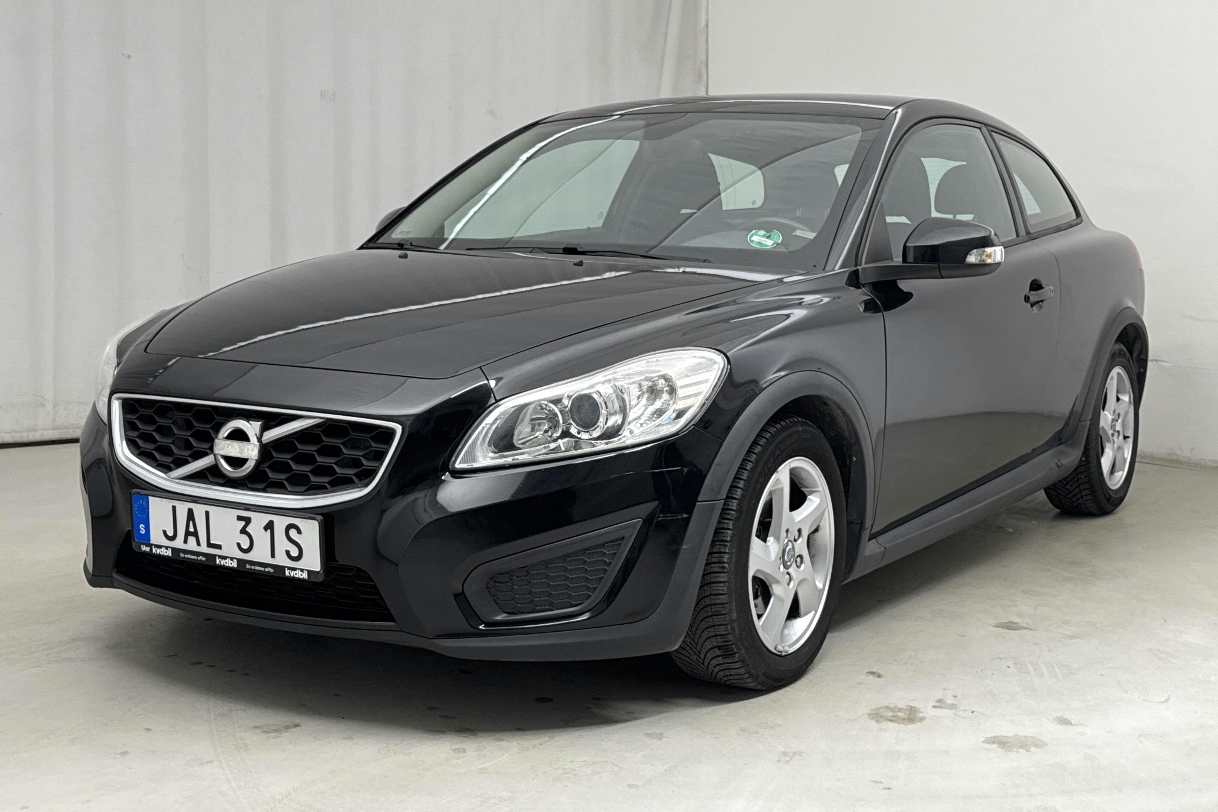Volvo C30 D2 (115hk) - 206 180 km - Manuaalinen - musta - 2013