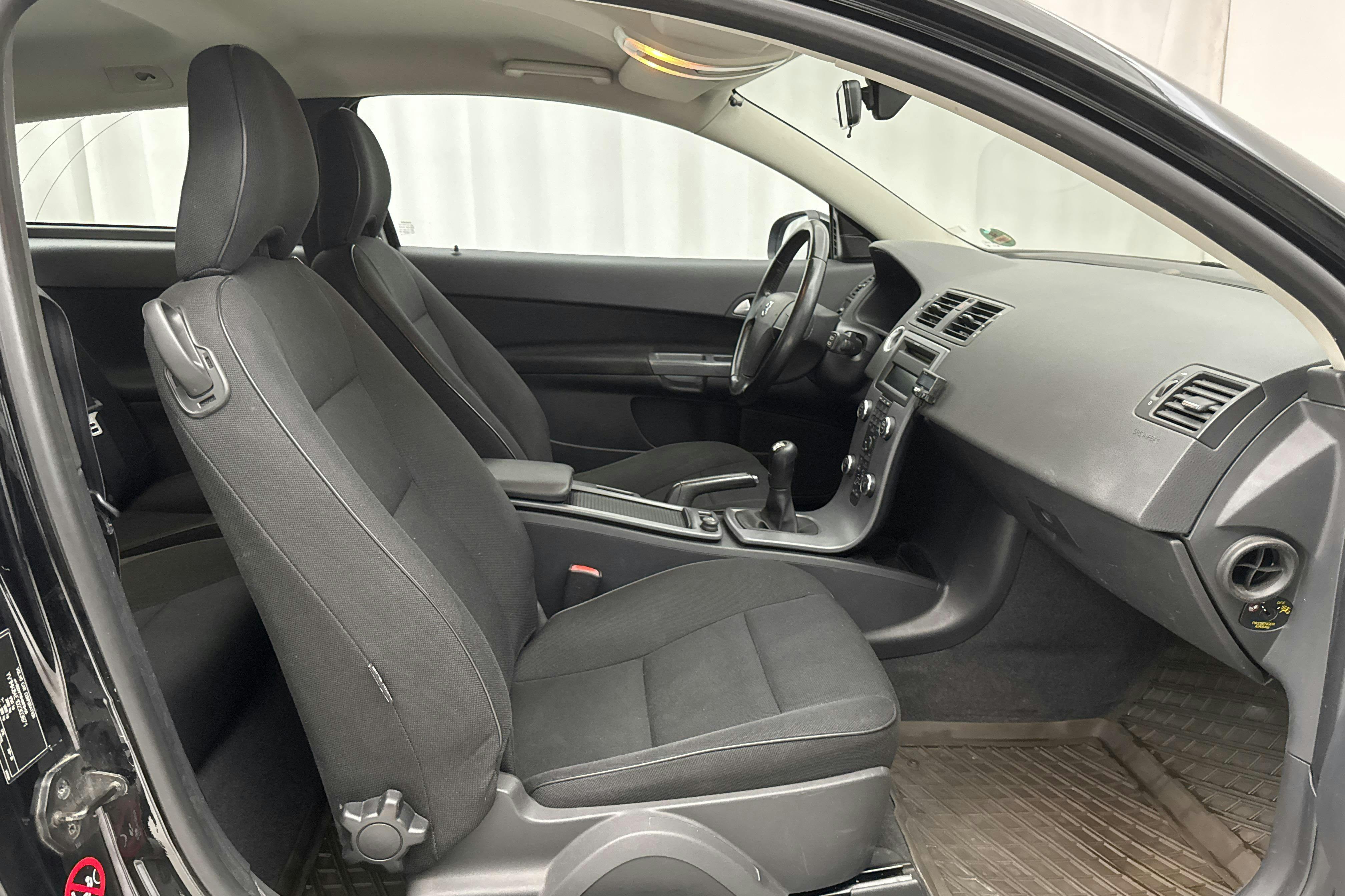 Volvo C30 D2 (115hk) - 206 180 km - Käsitsi - must - 2013