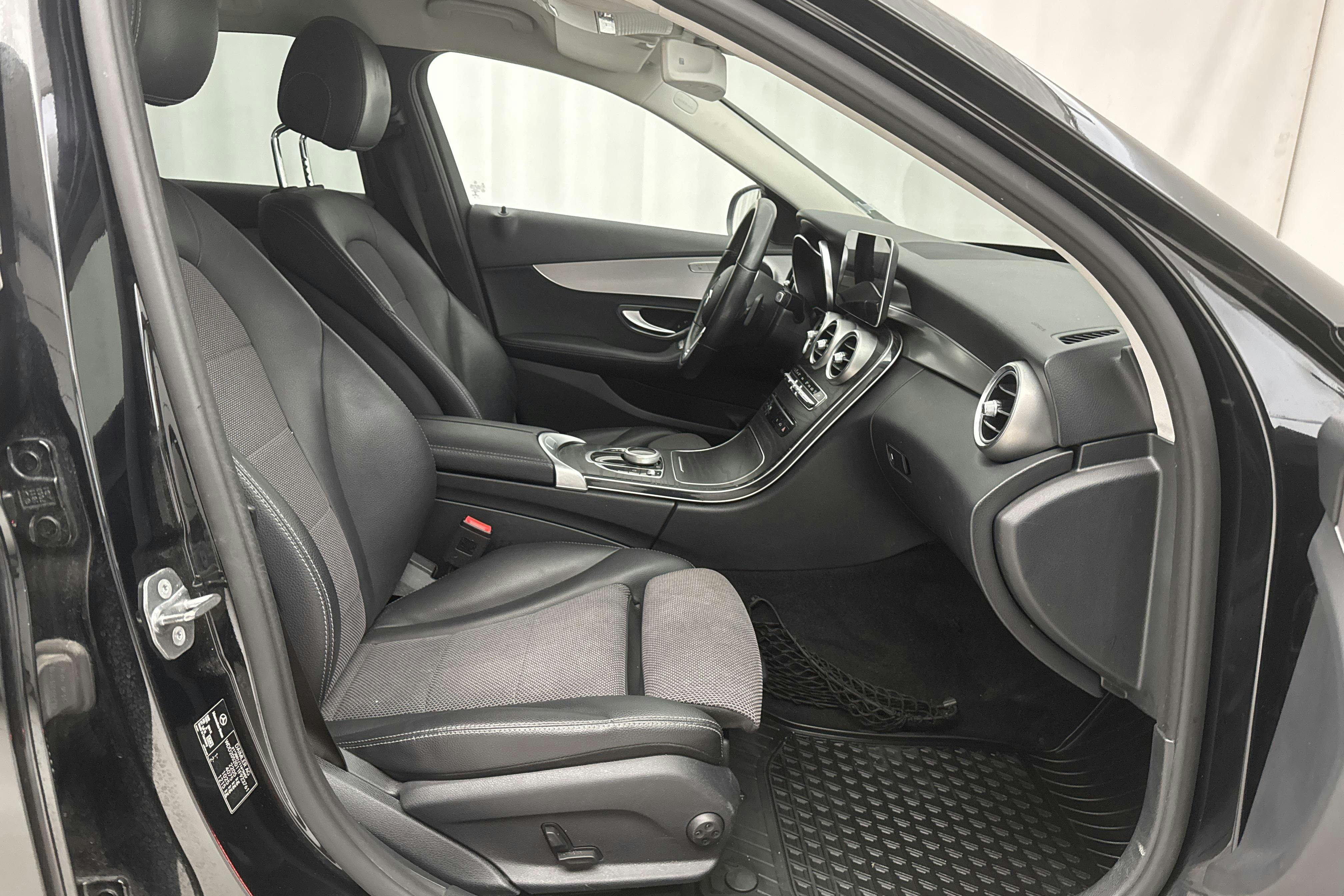 Mercedes C 200 d Kombi S205 (160hk) - 174 020 km - Automaatne - must - 2019