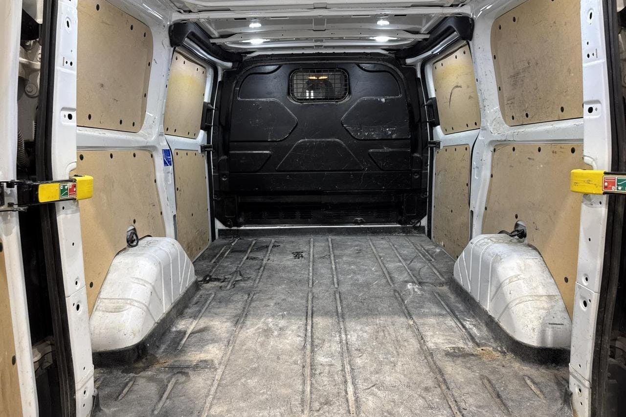 Ford Transit Custom 300 (130hk) - 20 925 mil - Manuell - vit - 2018