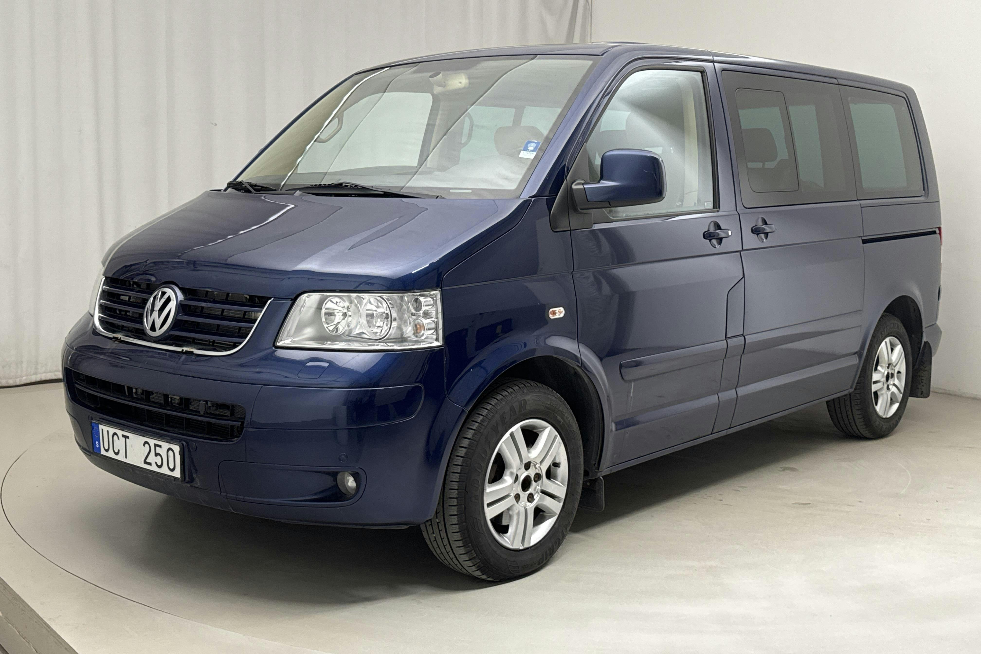 VW Multivan T5 2.5 TDI (174hk) - 18 520 mil - Automat - Dark Blue - 2009