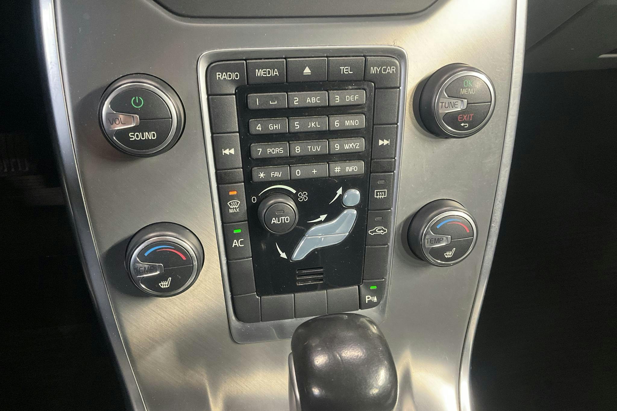 Volvo V70 II T4F (180hk) - 260 210 km - Automatyczna - zielony - 2012