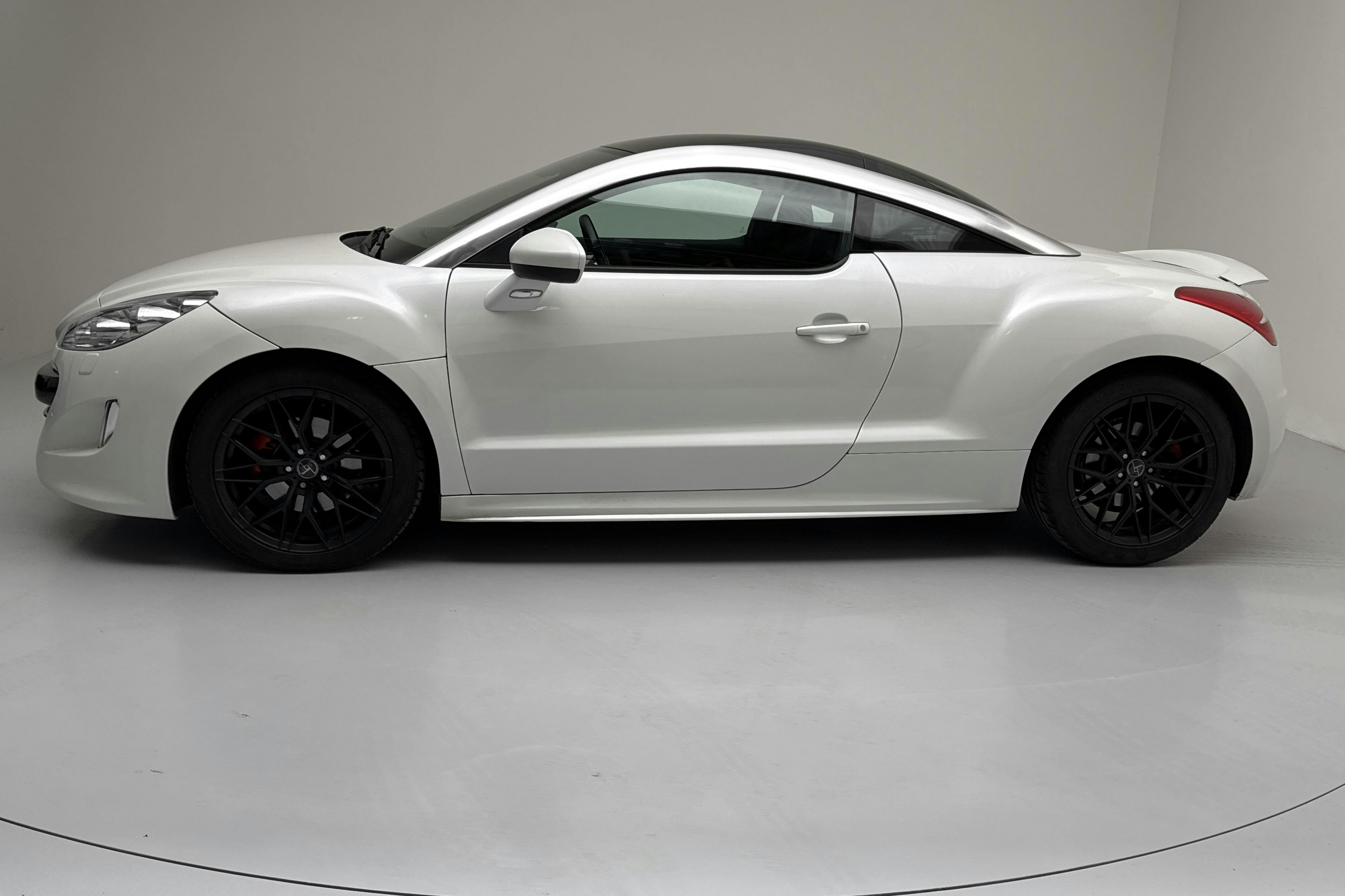 Peugeot RCZ 1.6 Turbo (156hk) - 14 567 mil - Manuell - vit - 2010