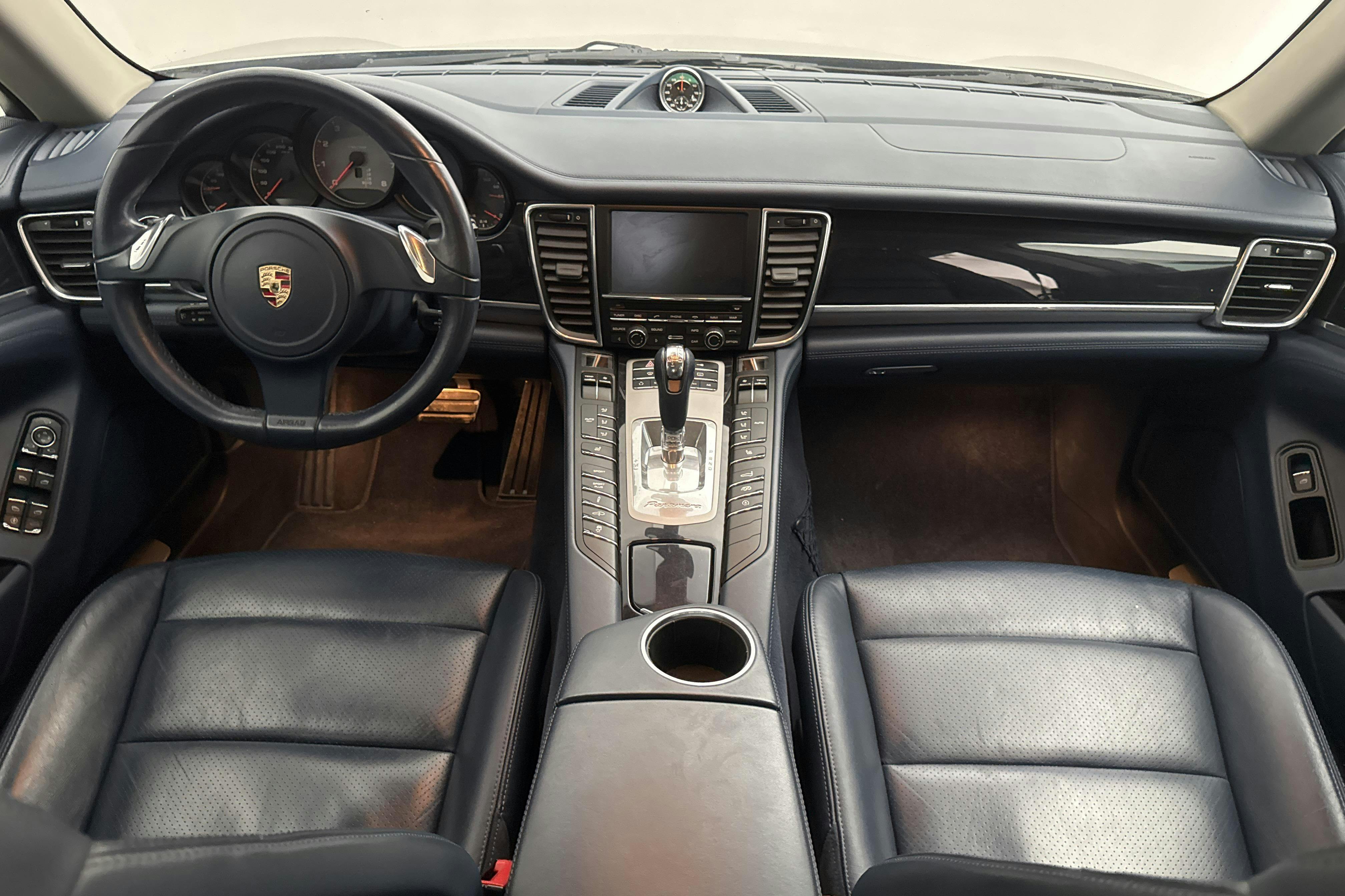 Porsche Panamera 4S (400hk) - 100 900 km - Automatic - silver - 2010