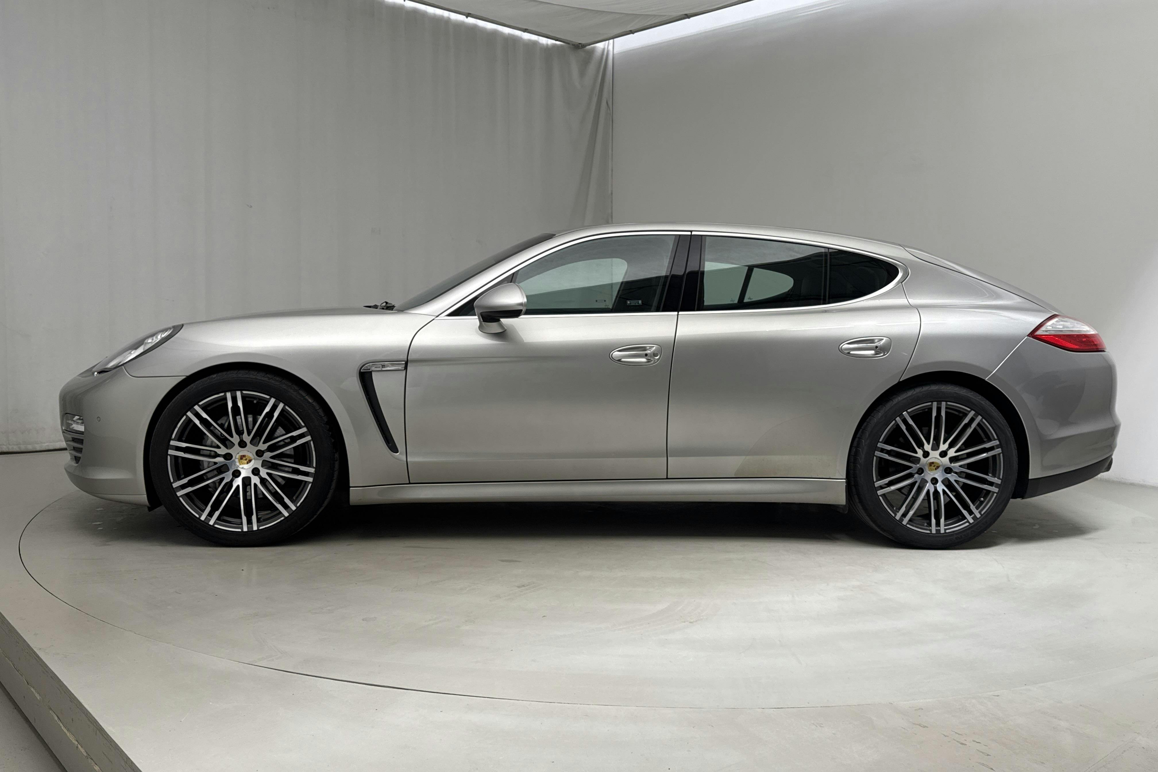 Porsche Panamera 4S (400hk) - 100 900 km - Automatic - silver - 2010