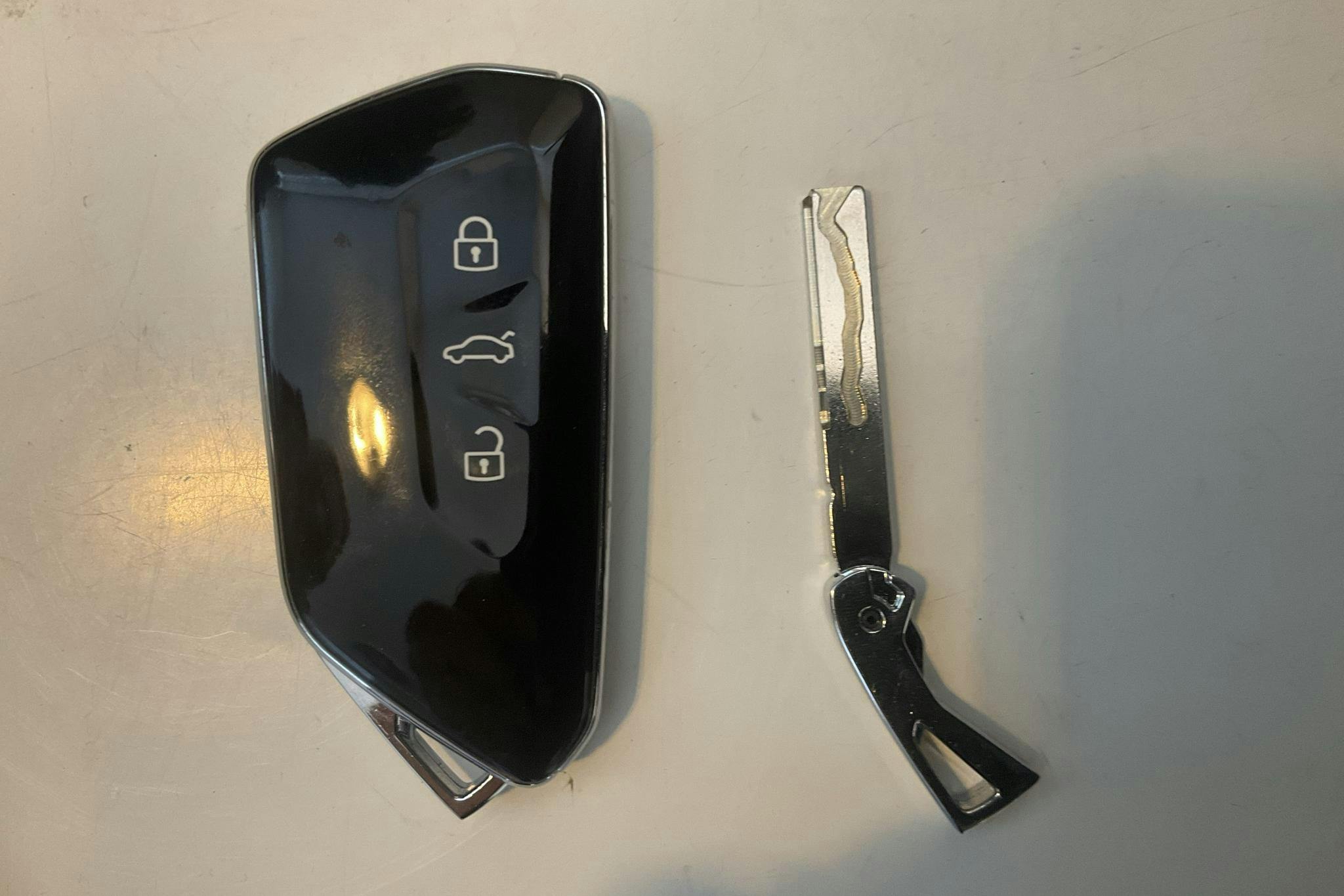 VW ID.3 77kWh (204hk) - 63 410 km - Automaatne - valge - 2022