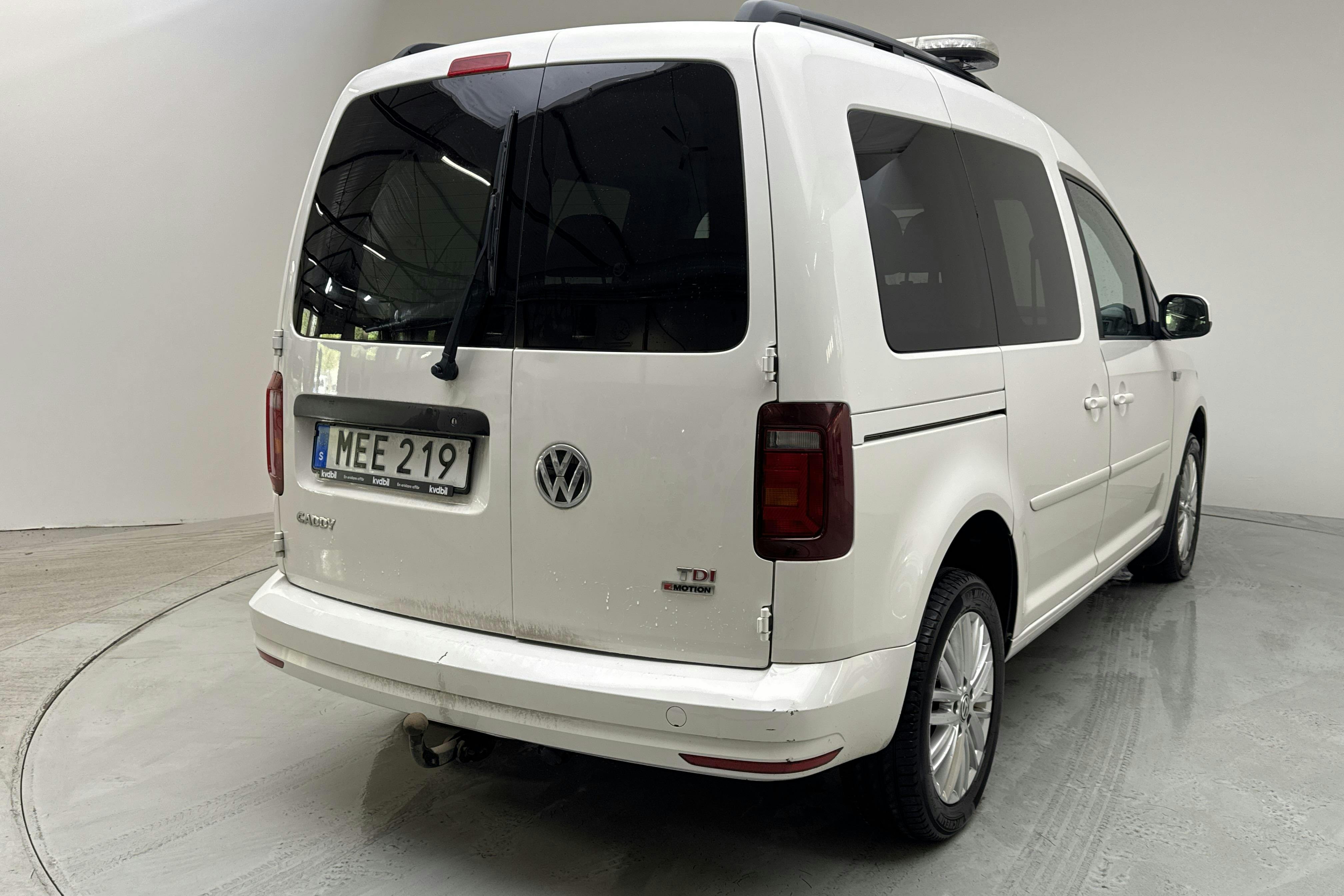 VW Caddy 2.0 TDI 4MOTION (150hk) - 14 444 mil - Automat - vit - 2016