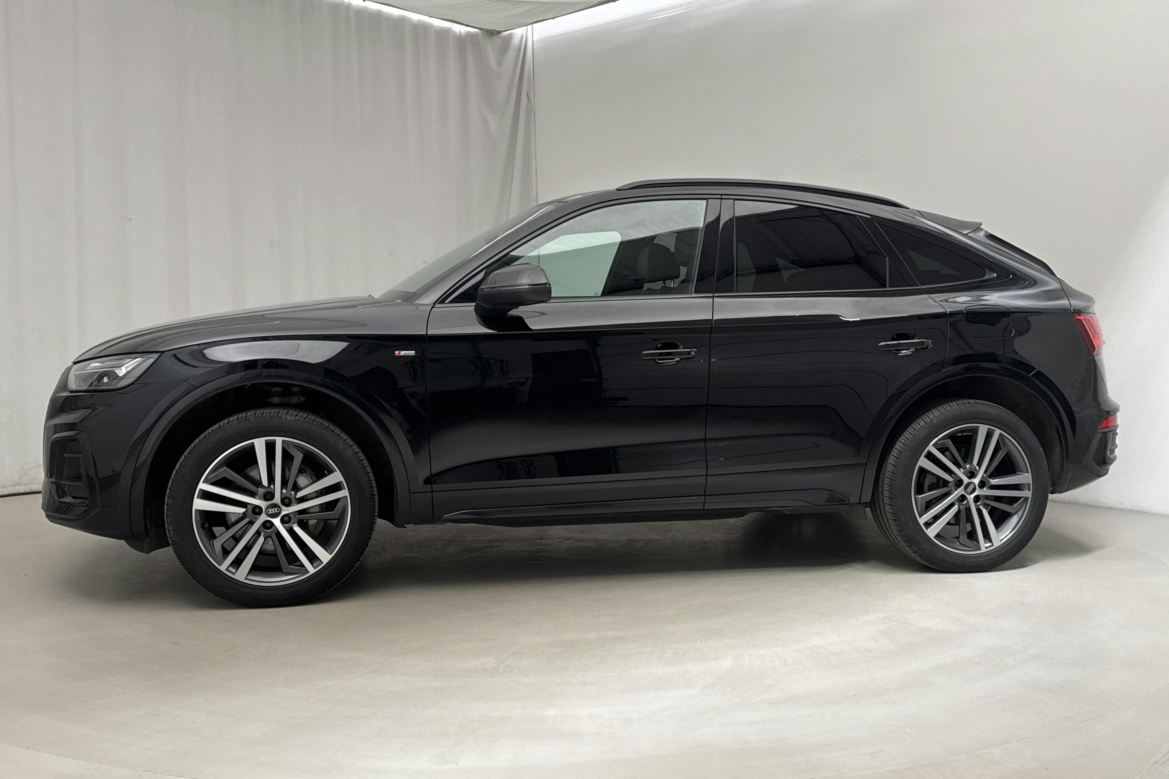 Audi Q5 Sportback 55 TFSI e quattro (367hk) - 36 170 km - Automaattinen - musta - 2021