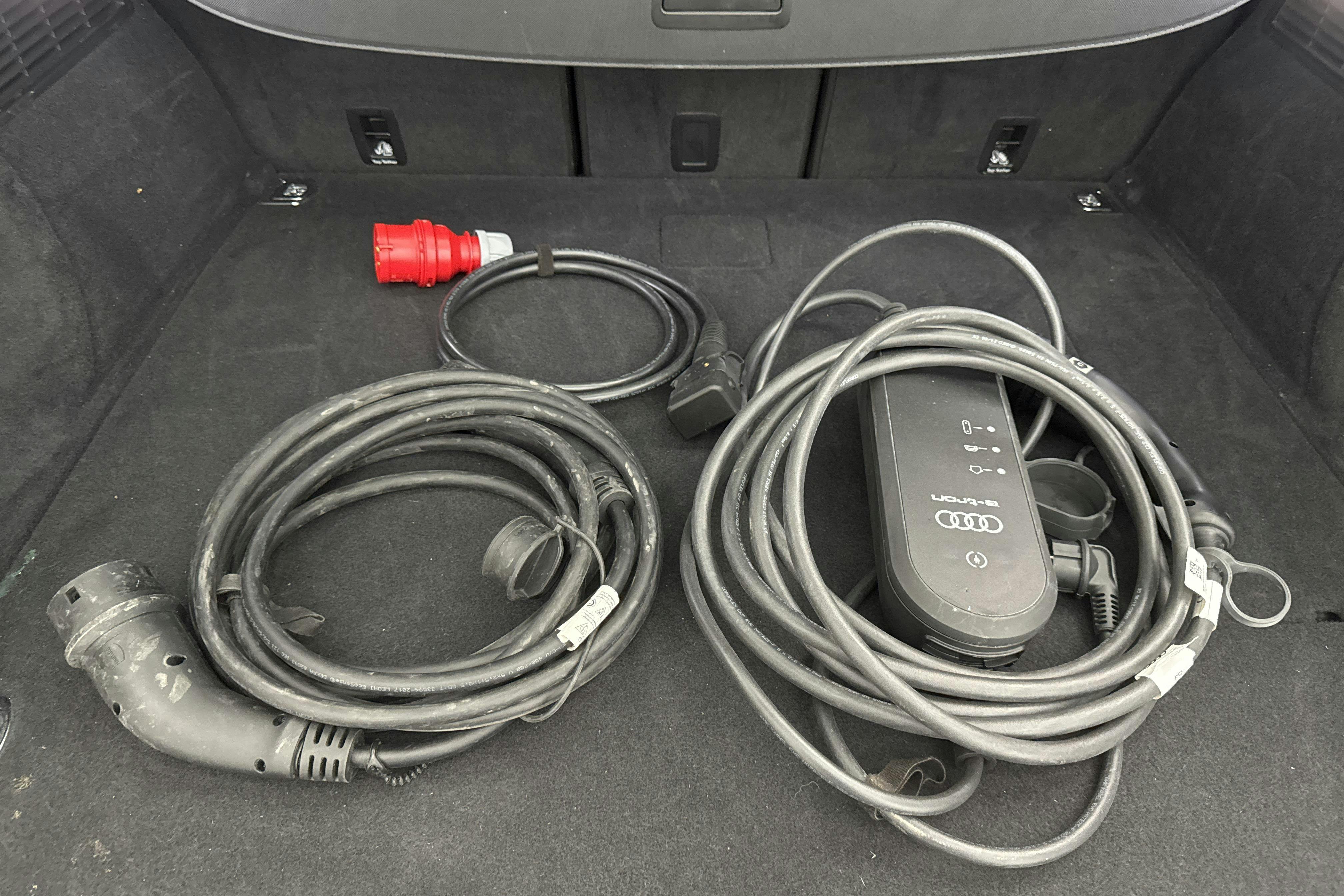Audi Q5 Sportback 55 TFSI e quattro (367hk) - 36 170 km - Automaattinen - musta - 2021