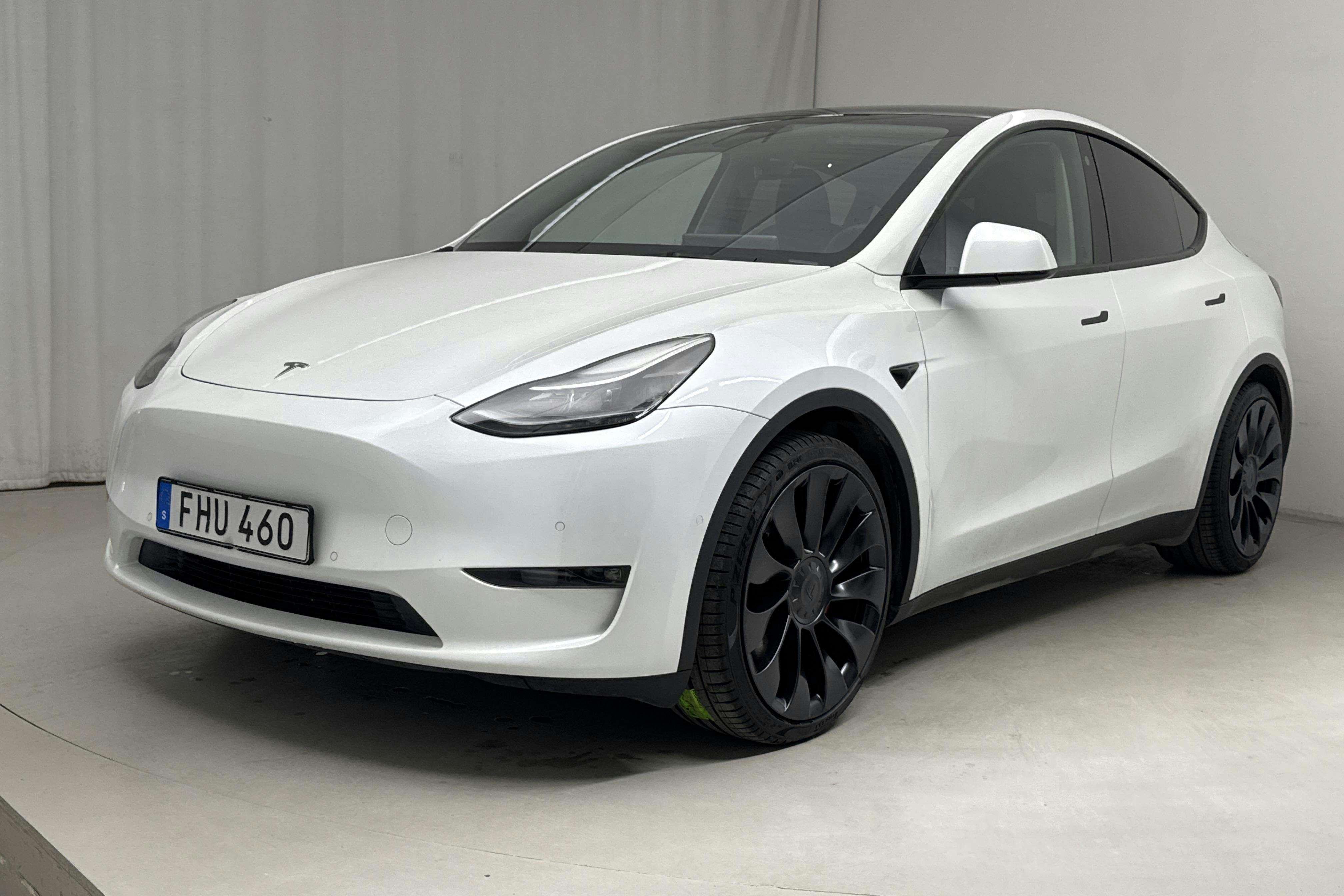 Tesla Model Y Performance Dual Motor AWD - 26 490 km - Automatic - white - 2022