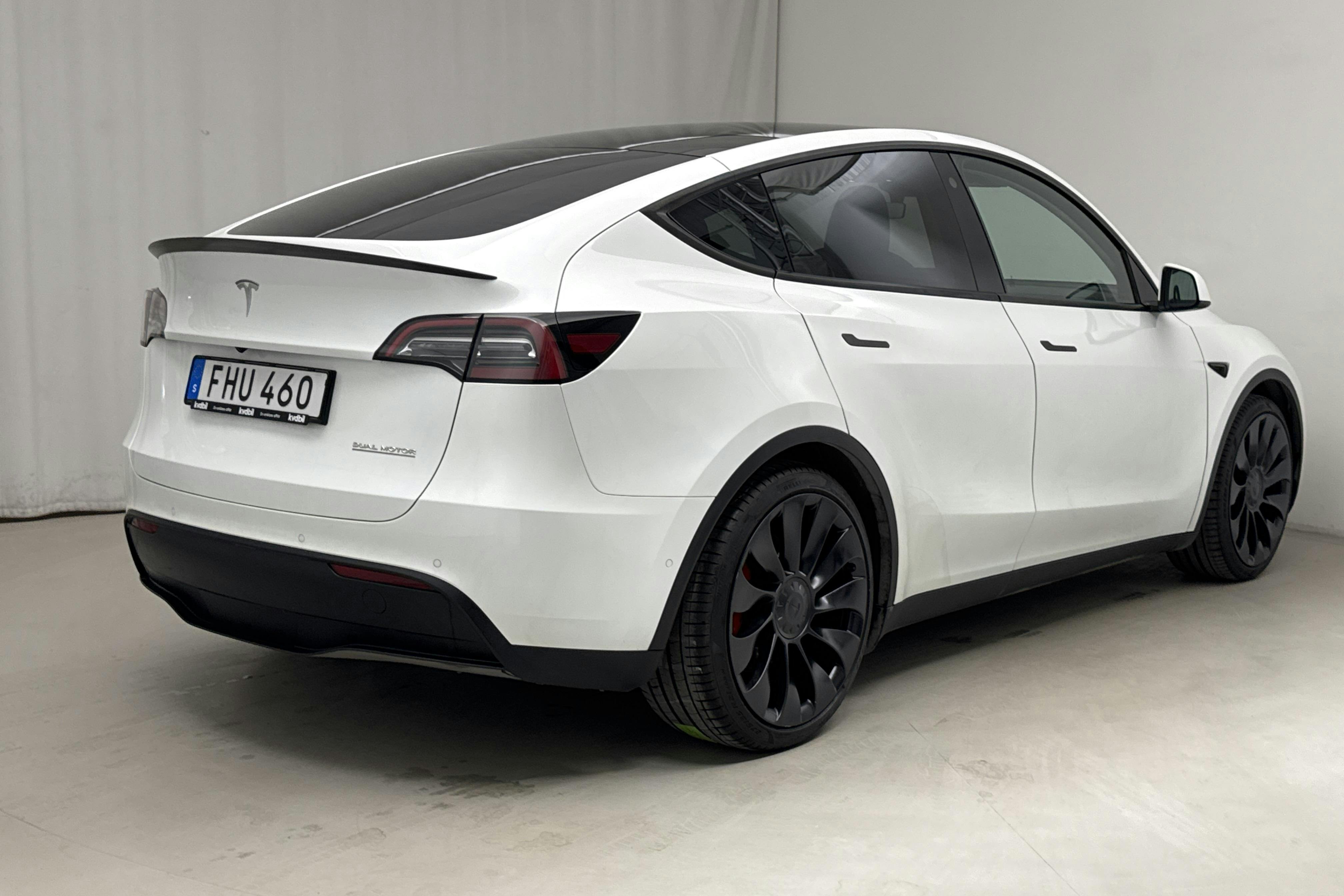 Tesla Model Y Performance Dual Motor AWD - 26 490 km - Automatic - white - 2022
