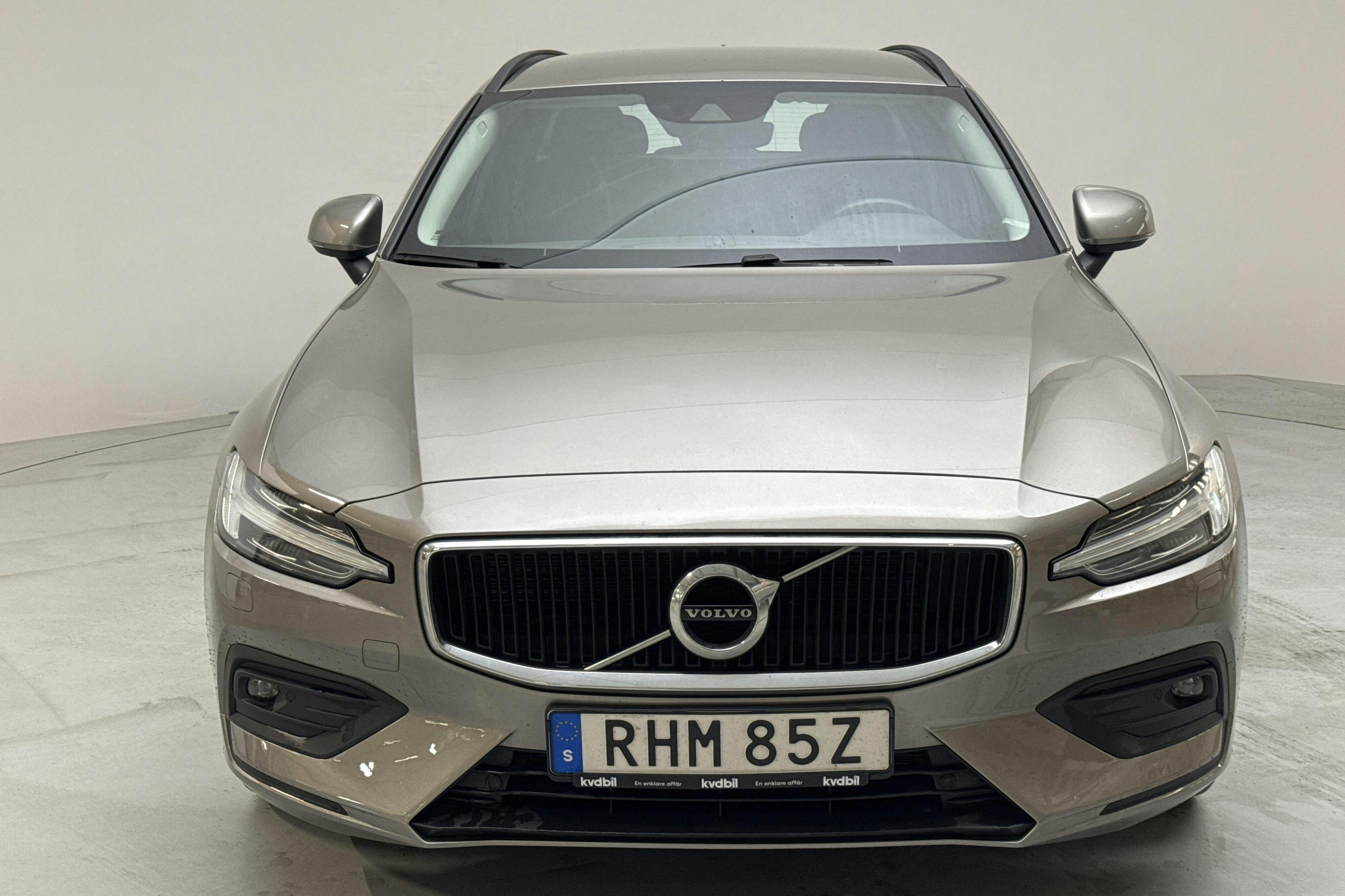 Volvo V60 B4 Mildhybrid, Bensin (197hk) - 11 774 mil - Automat - grå - 2022