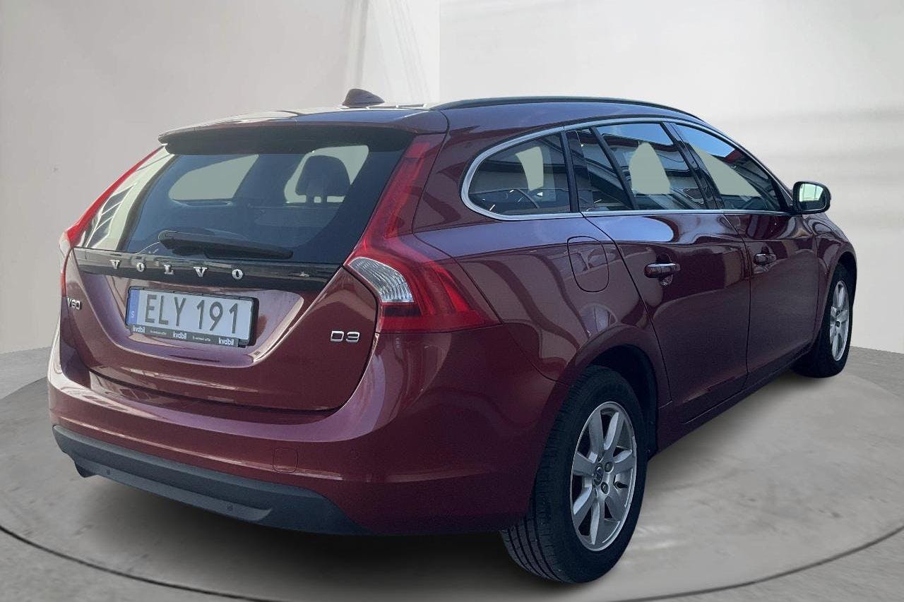 VOLVO V60 D3 (163hk) - 178 010 km - Manual - red - 2012