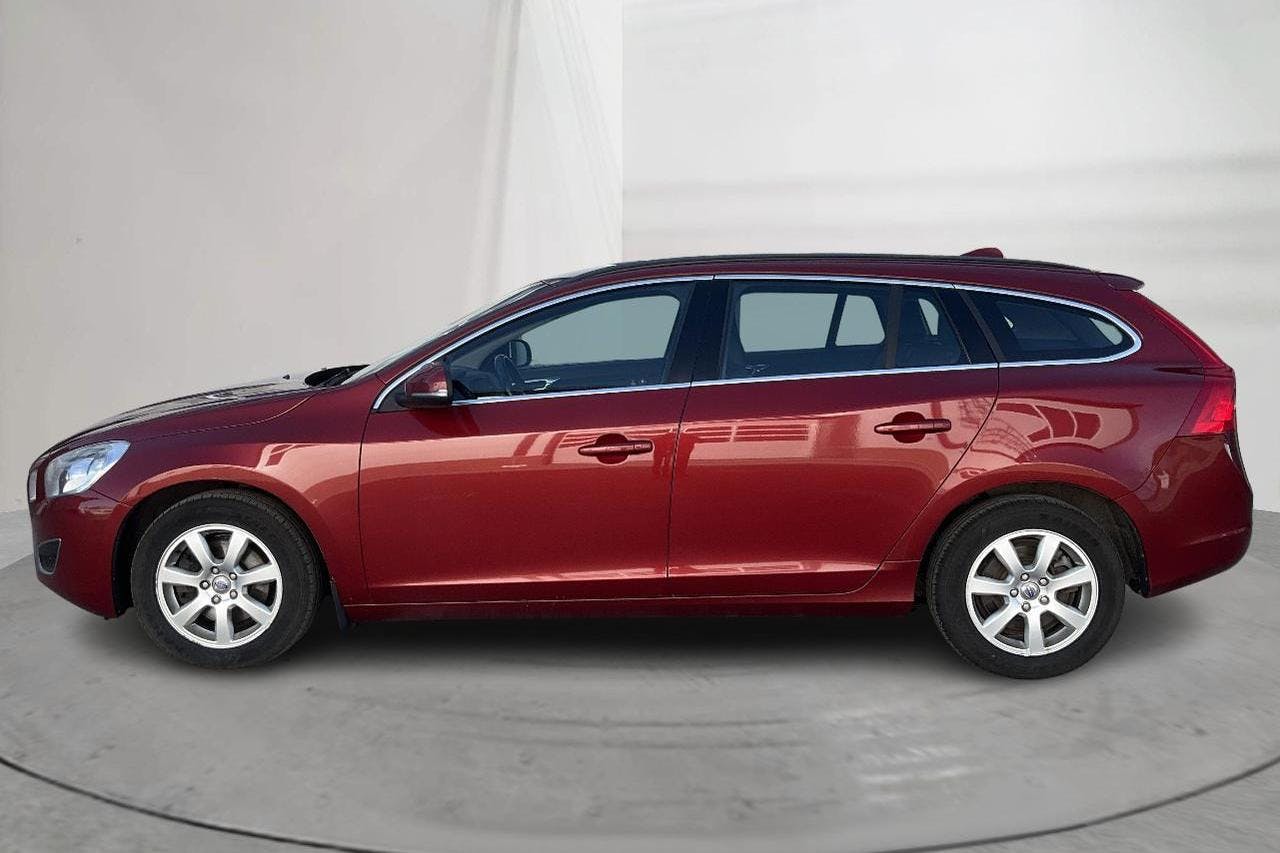 VOLVO V60 D3 (163hk) - 178 010 km - Manual - red - 2012