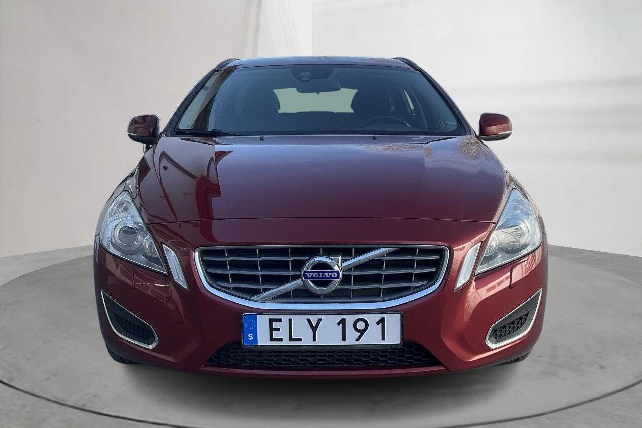 VOLVO V60 D3 (163hk) - 178 010 km - Manual - red - 2012