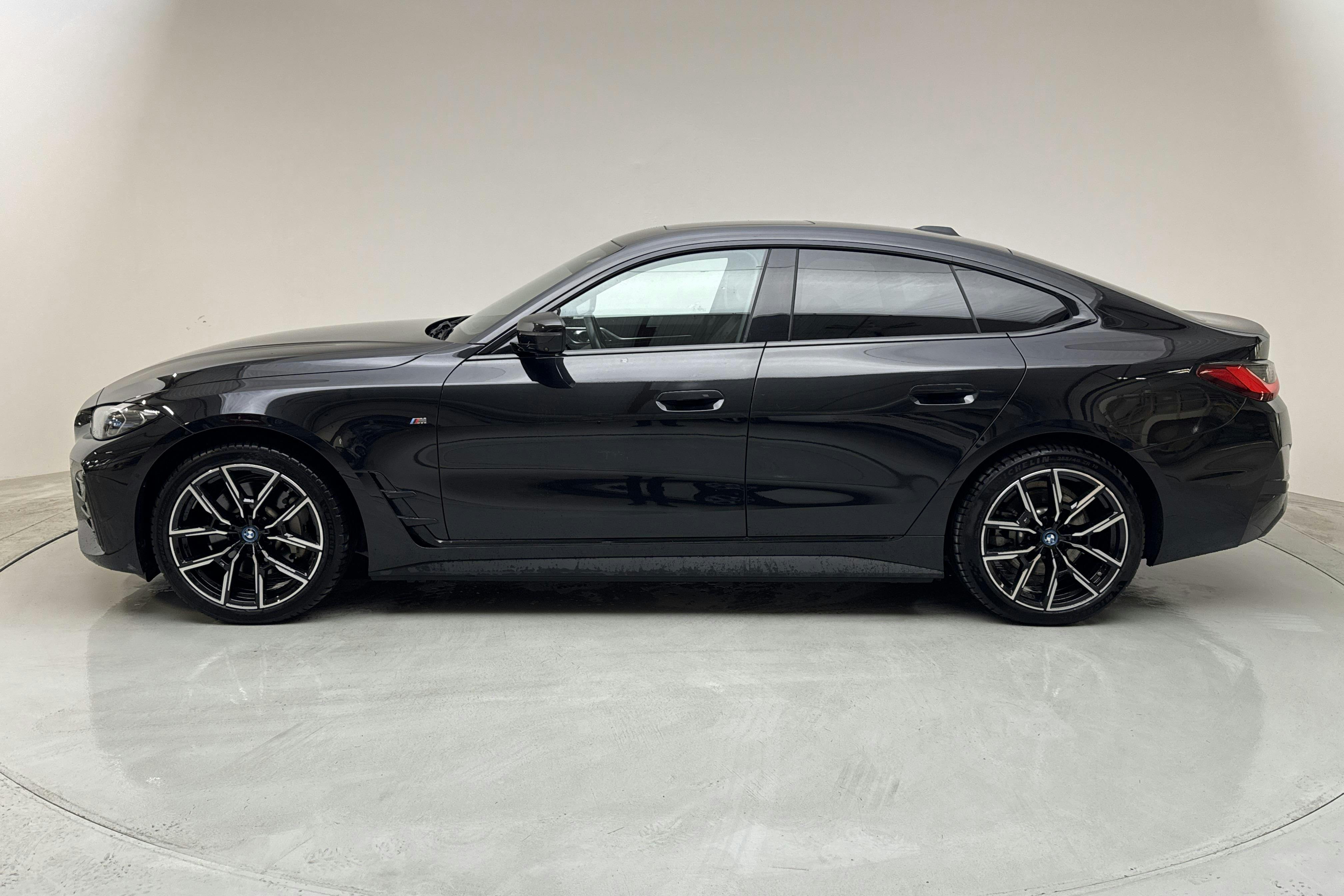 BMW i4 eDrive40, G26 (330hk) - 71 230 km - Automatic - black - 2022