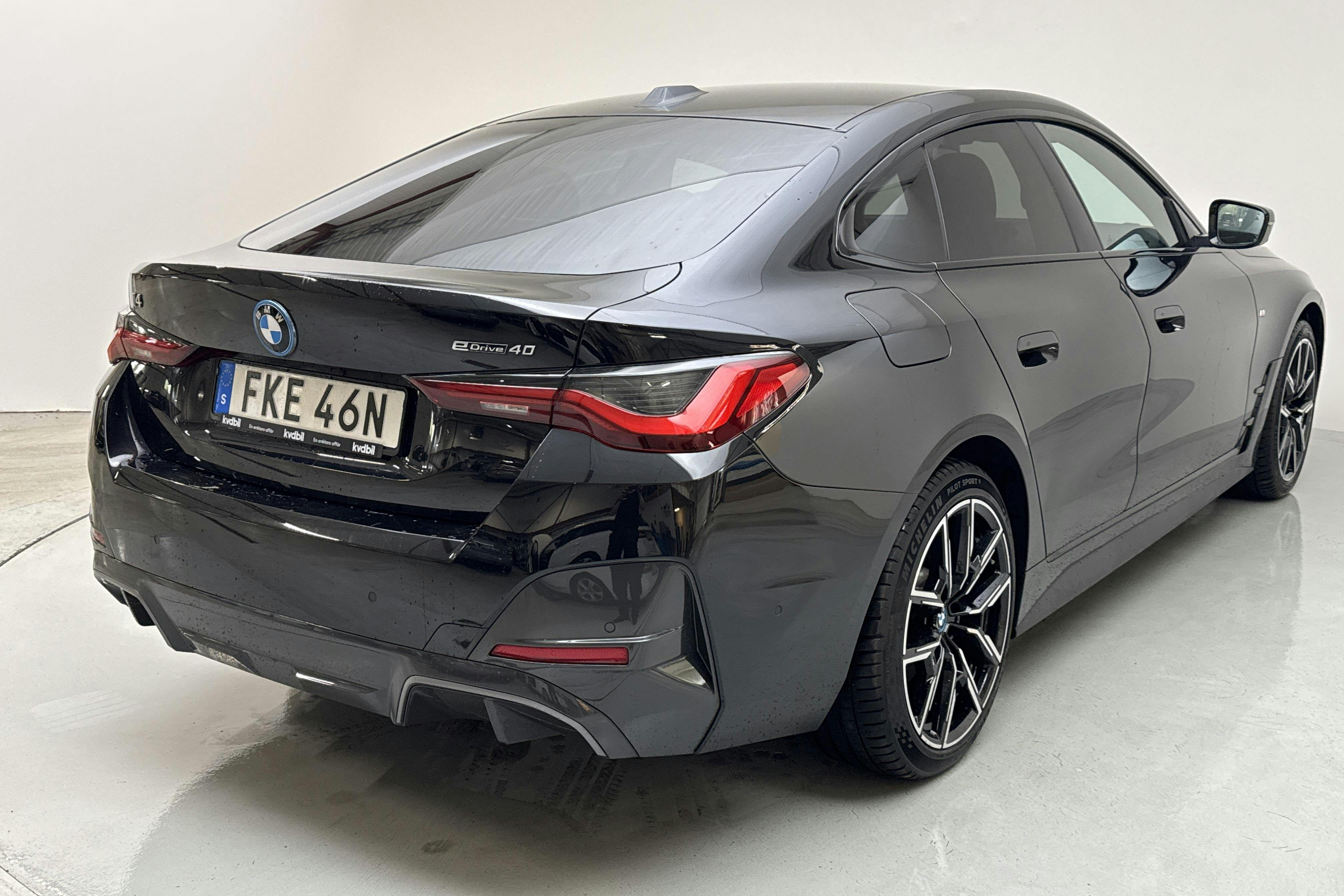 BMW i4 eDrive40, G26 (330hk) - 71 230 km - Automatic - black - 2022