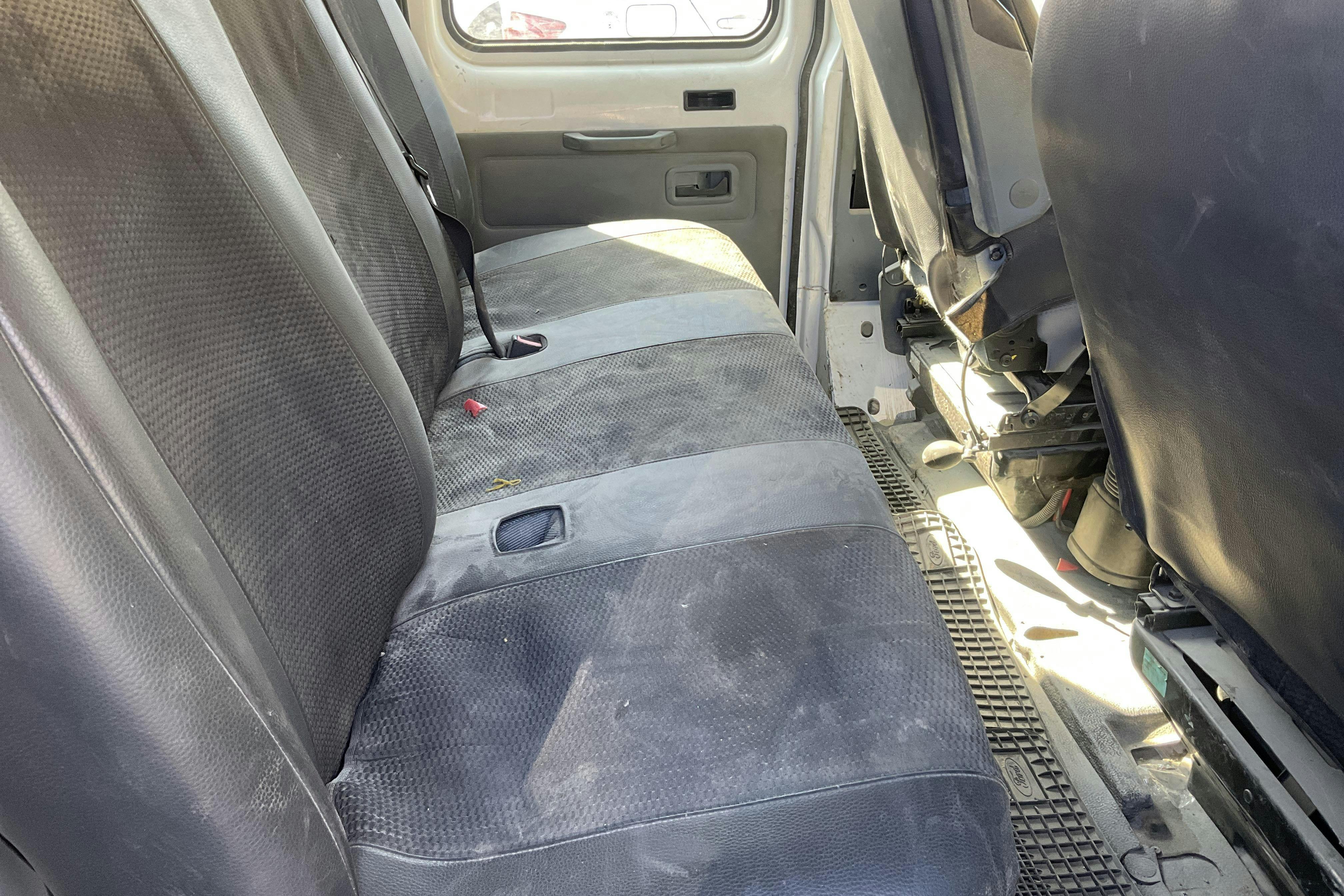 Ford Transit 350 2.2 TDCi Pickup (155hk) - 10 355 mil - Manuell - 2013
