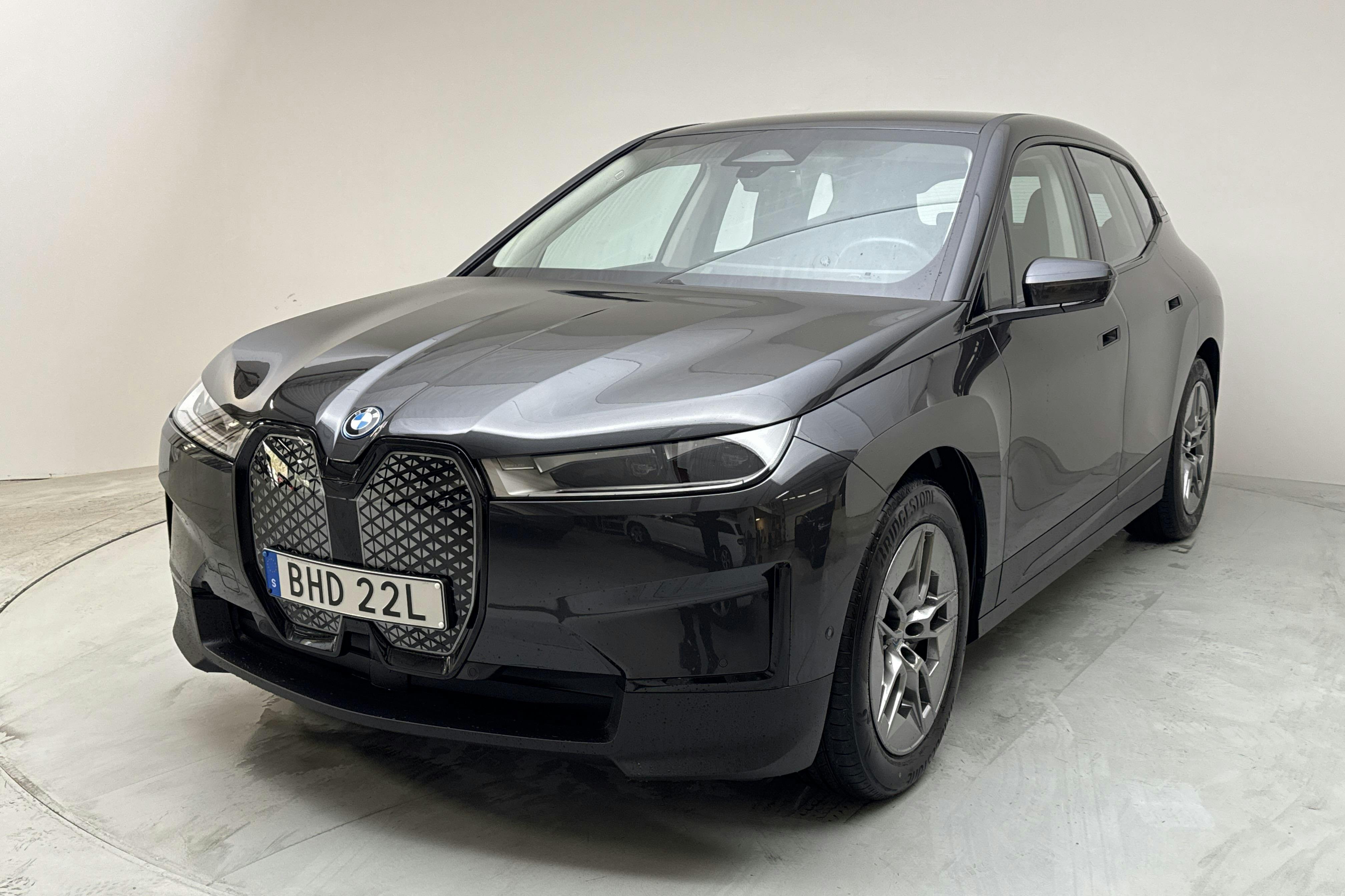 BMW iX xDrive40, I20 (310hk) - 50 280 km - Automatic - gray - 2022