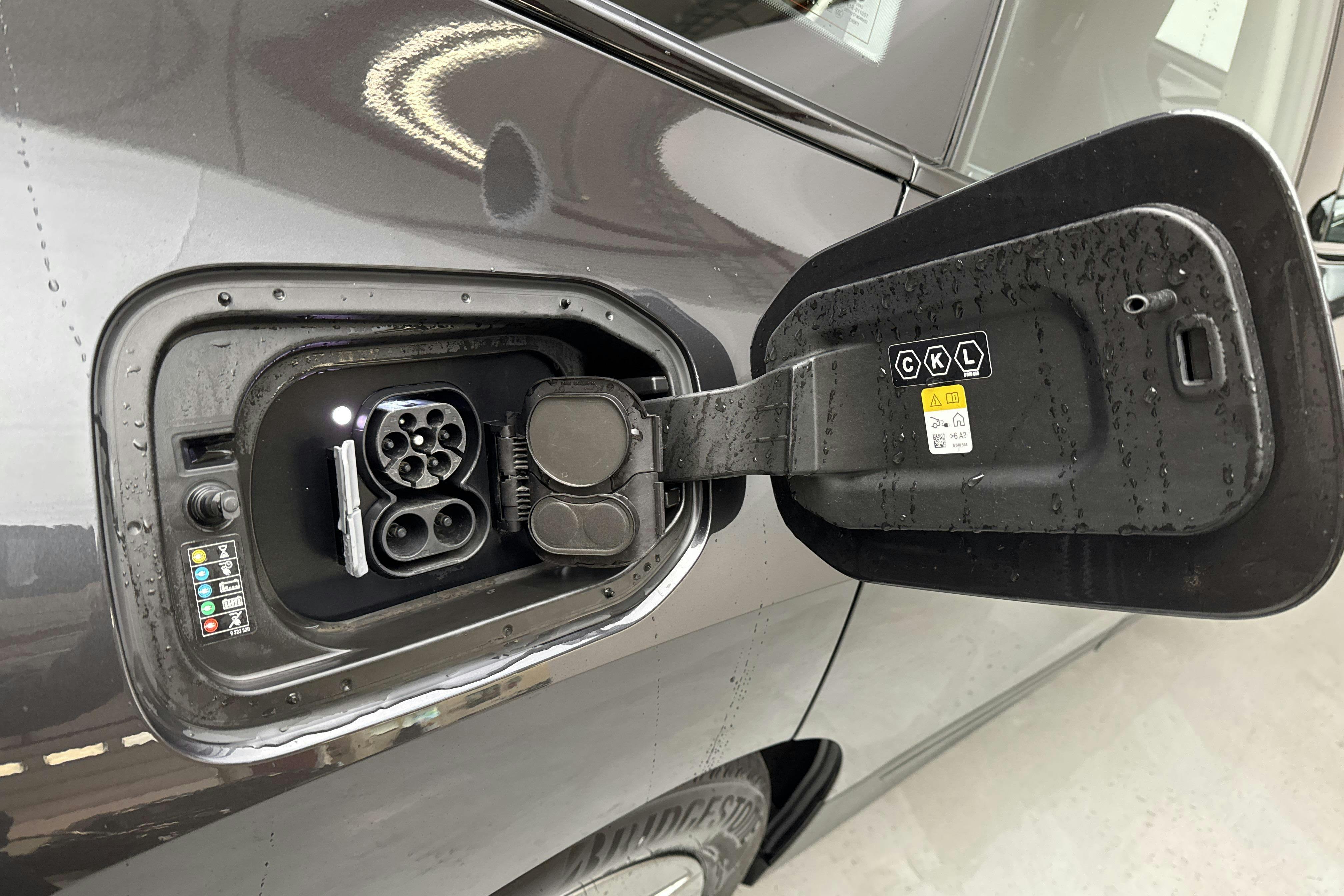 BMW iX xDrive40, I20 (310hk) - 50 280 km - Automatic - gray - 2022