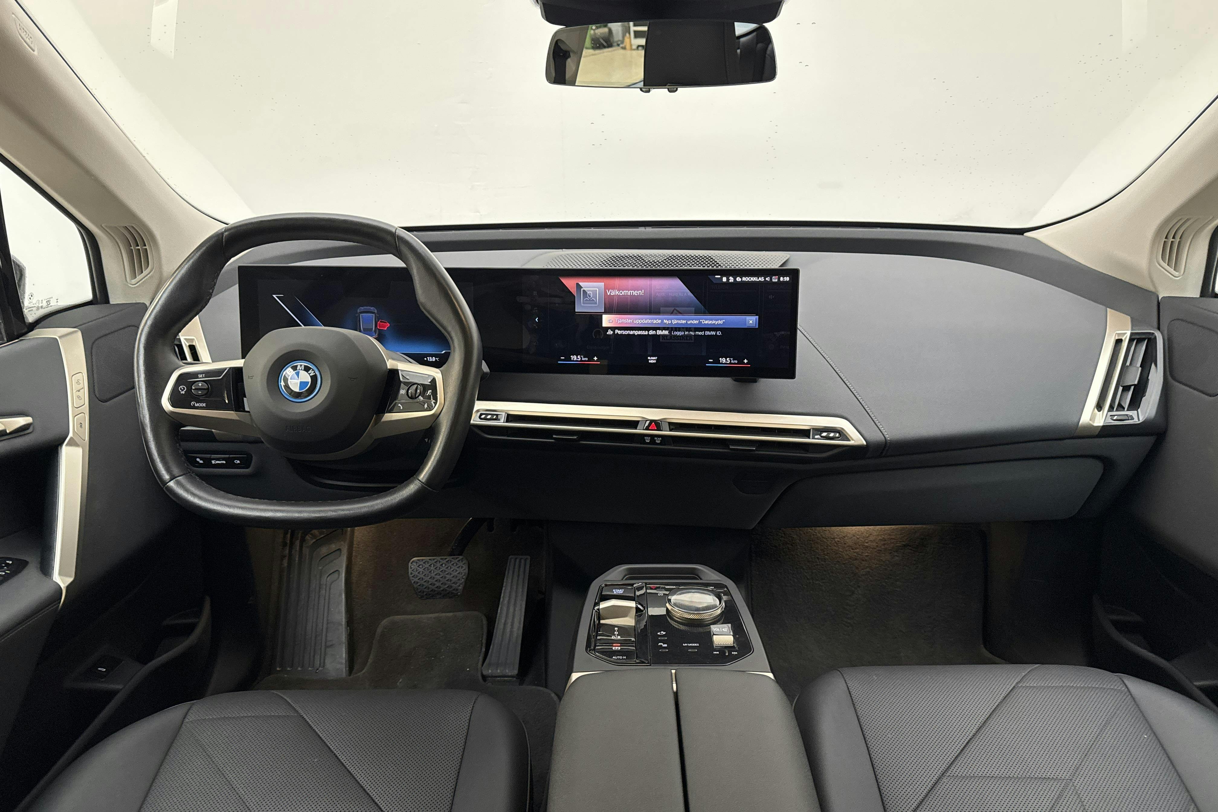BMW iX xDrive40, I20 (310hk) - 50 280 km - Automatic - gray - 2022
