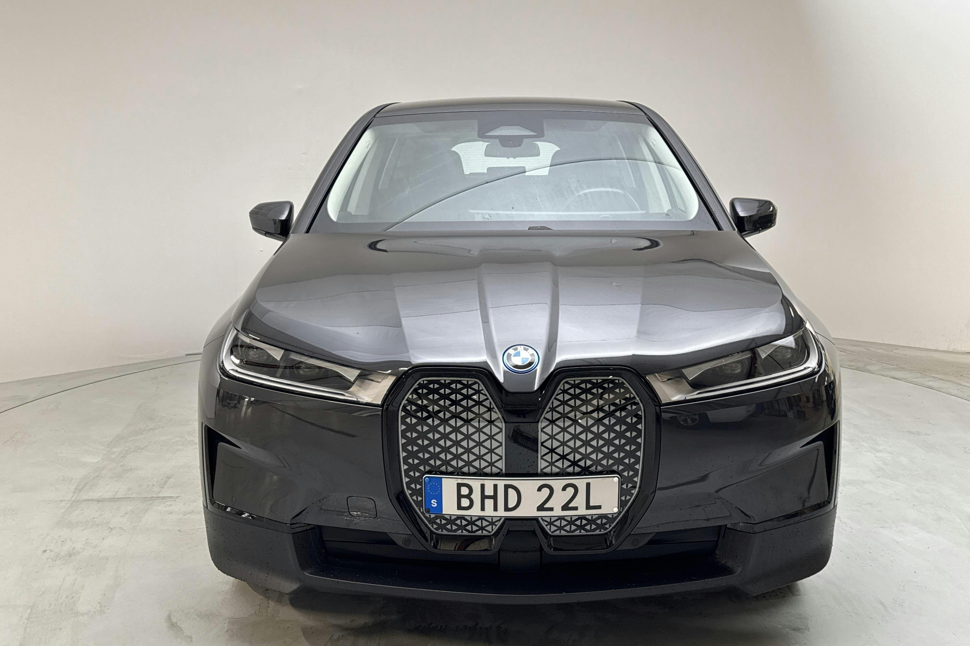 BMW iX xDrive40, I20 (310hk) - 50 280 km - Automatic - gray - 2022
