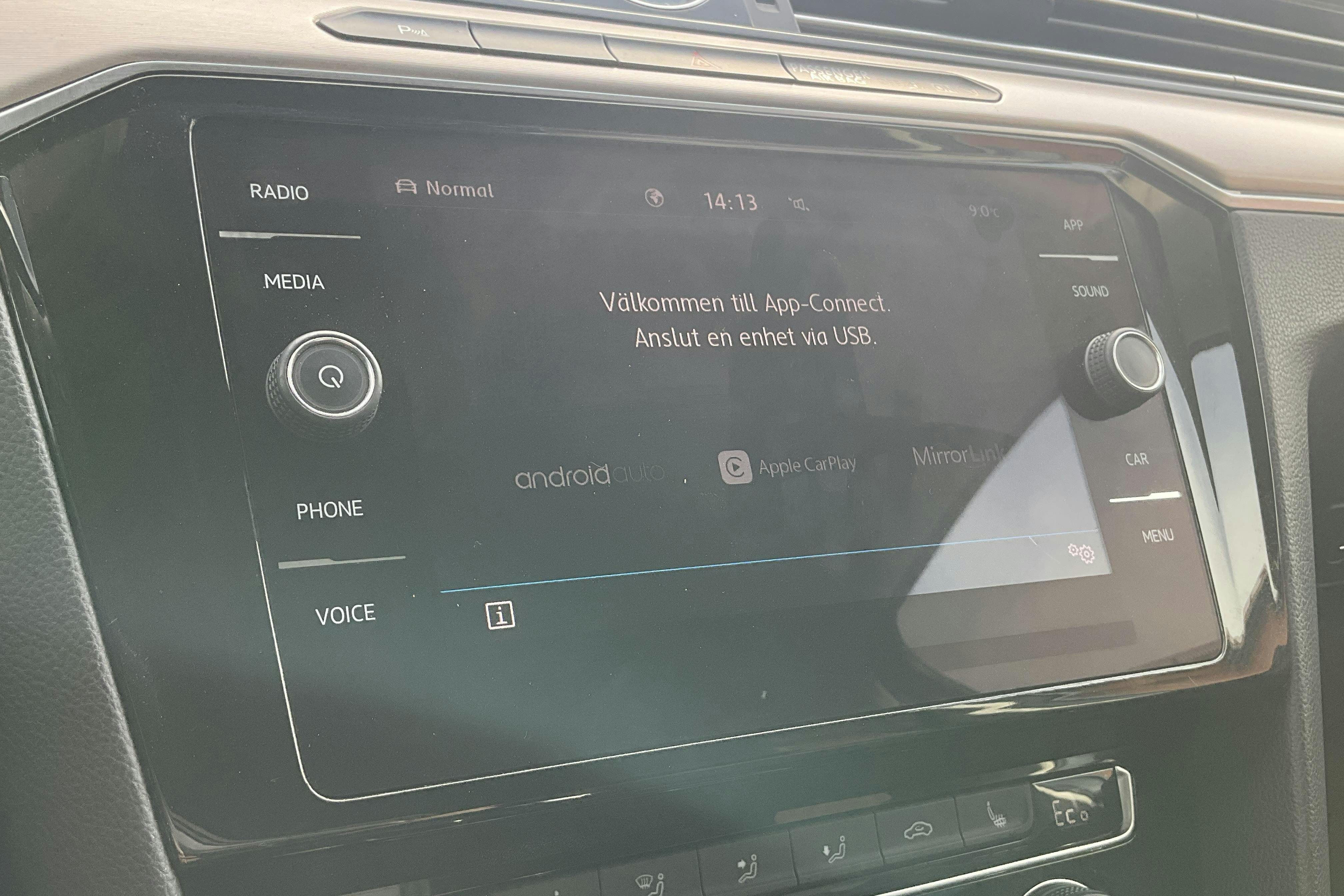 VW Passat 1.4 Plug-in-Hybrid Sportscombi (218hk) - 200 170 km - Automatic - silver - 2018