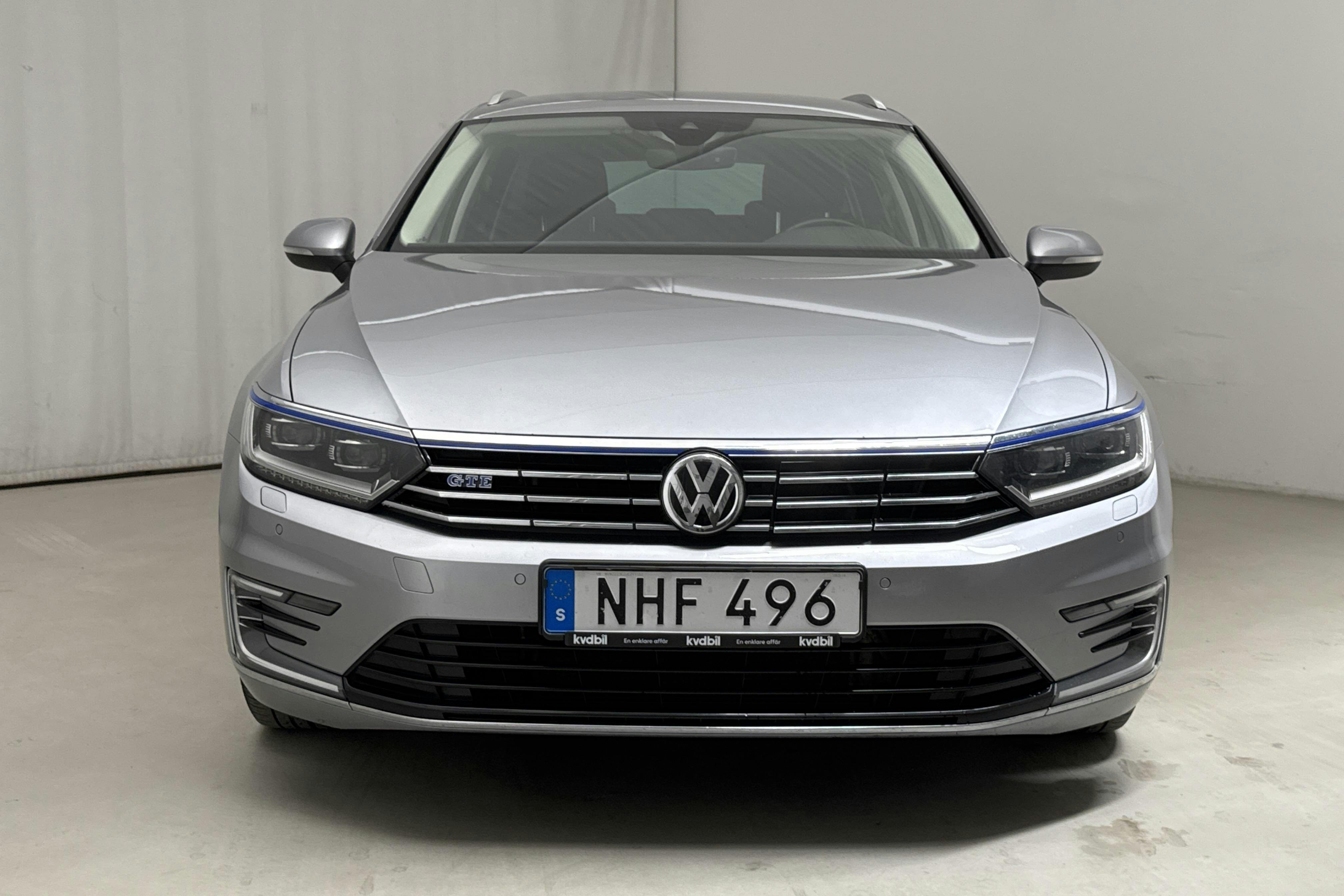 VW Passat 1.4 Plug-in-Hybrid Sportscombi (218hk) - 200 170 km - Automatic - silver - 2018