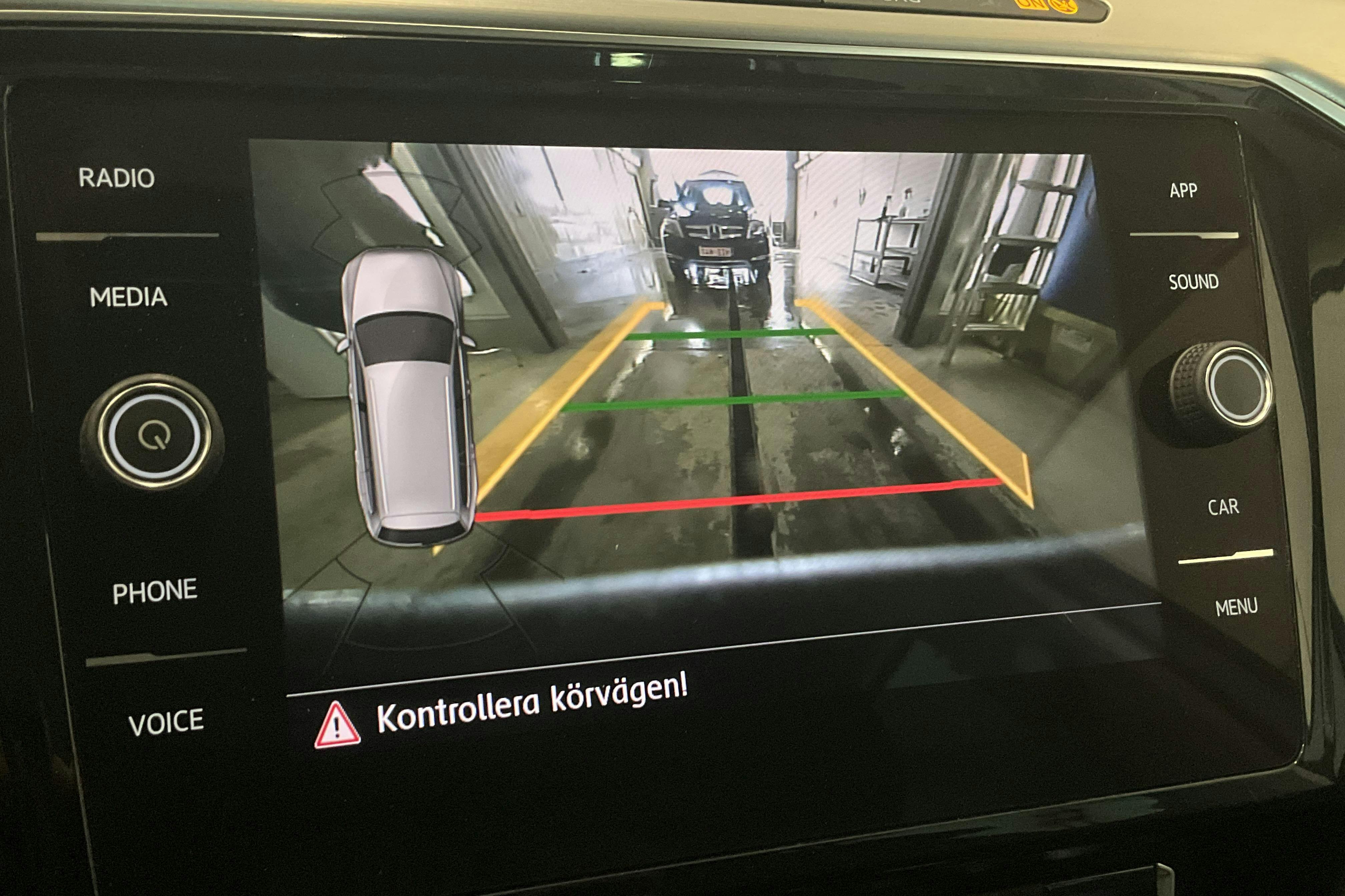 VW Passat 1.4 Plug-in-Hybrid Sportscombi (218hk) - 200 170 km - Automatic - silver - 2018