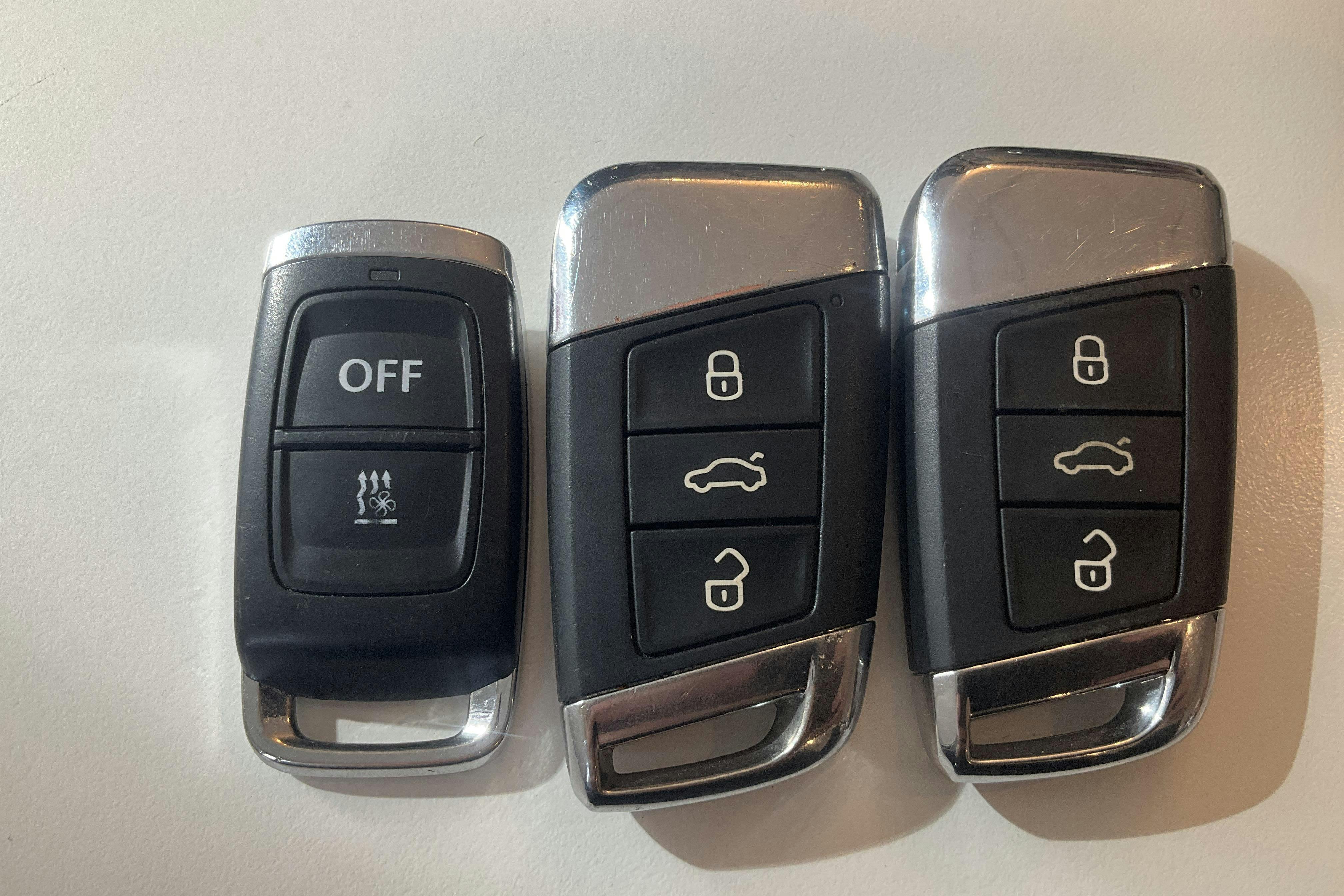 VW Passat 1.4 Plug-in-Hybrid Sportscombi (218hk) - 200 170 km - Automatic - silver - 2018