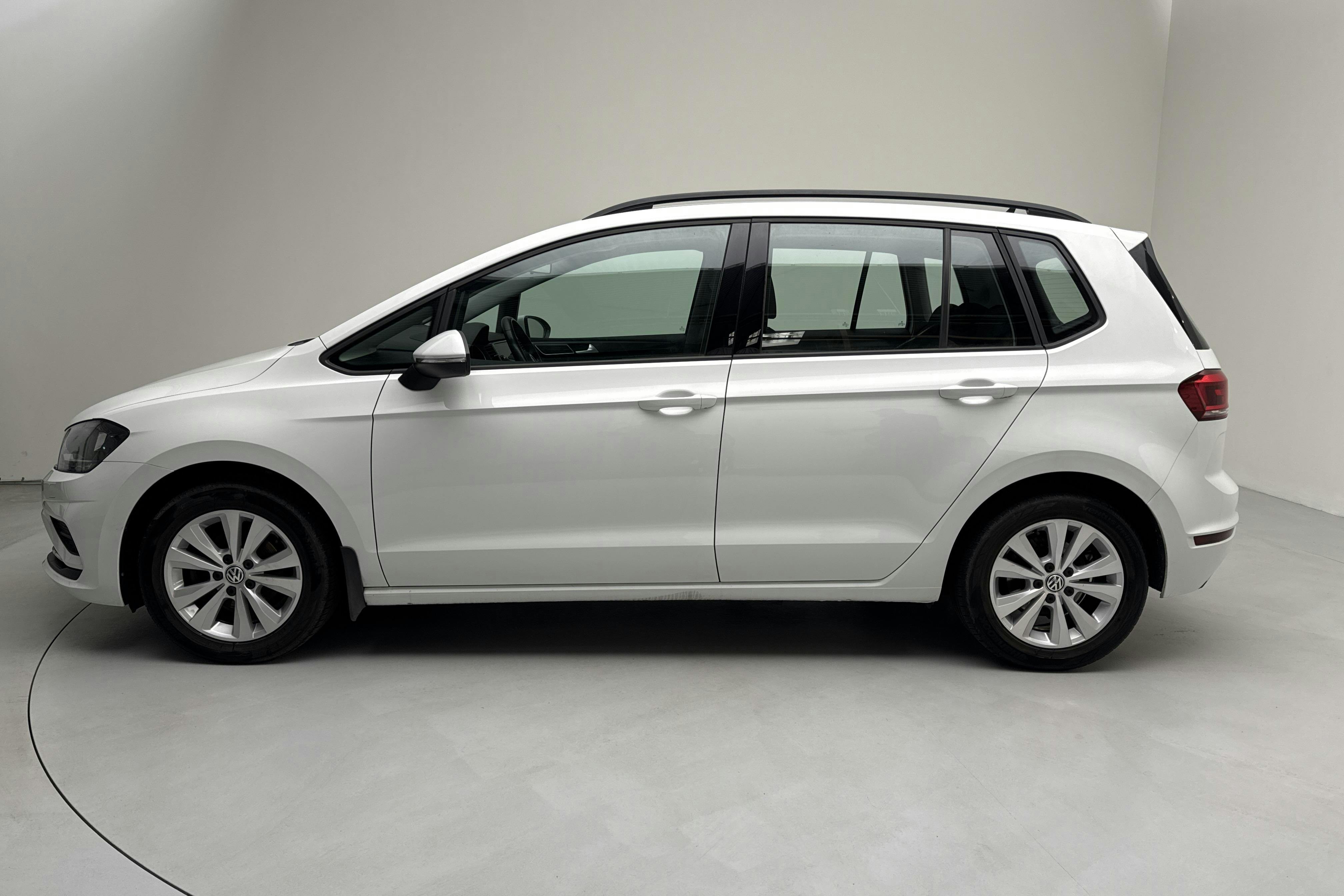 VW Golf VII 1.0 TSI Sportsvan (115hk) - 30 540 km - Manual - white - 2019