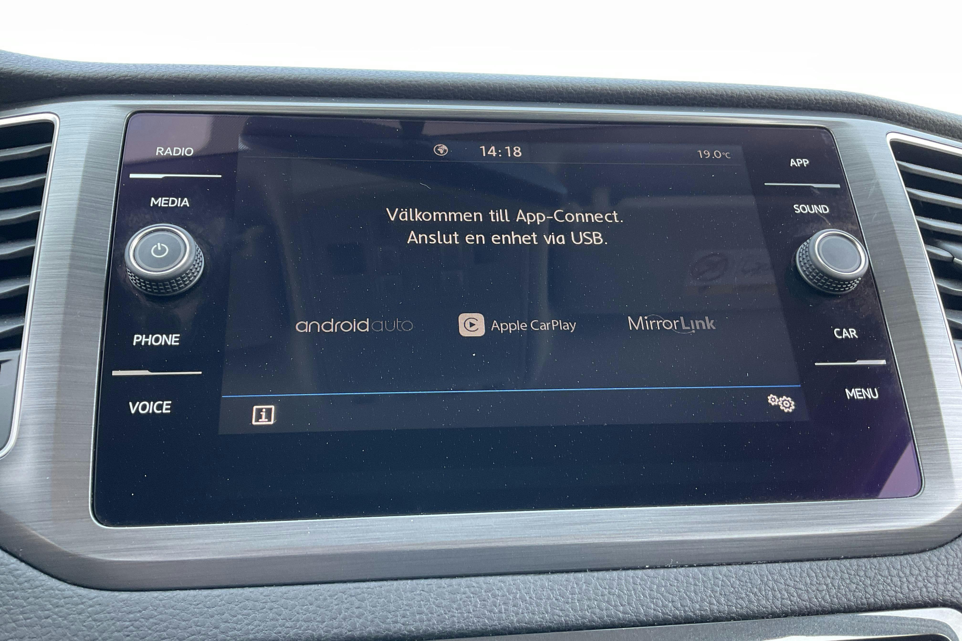 VW Golf VII 1.0 TSI Sportsvan (115hk) - 30 540 km - Manual - white - 2019