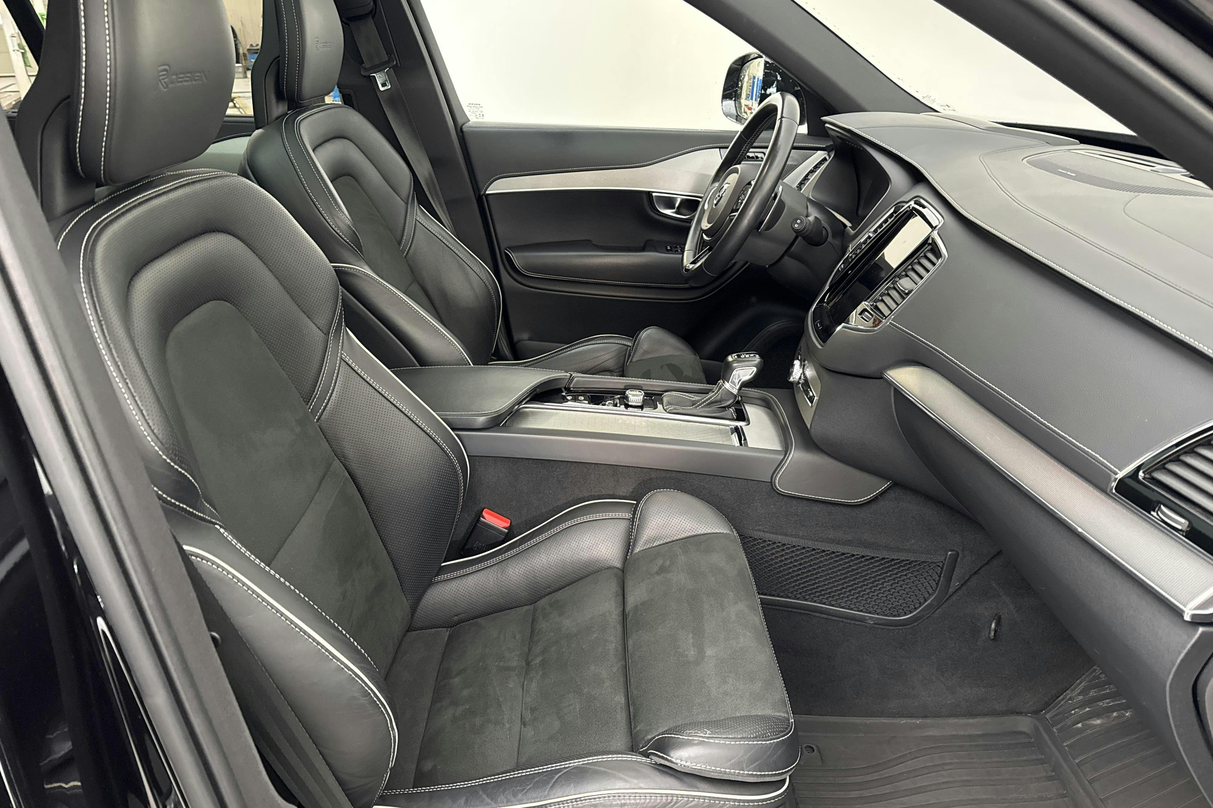 Volvo XC90 T5 AWD (250hk) - 82 380 km - Automaatne - must - 2020