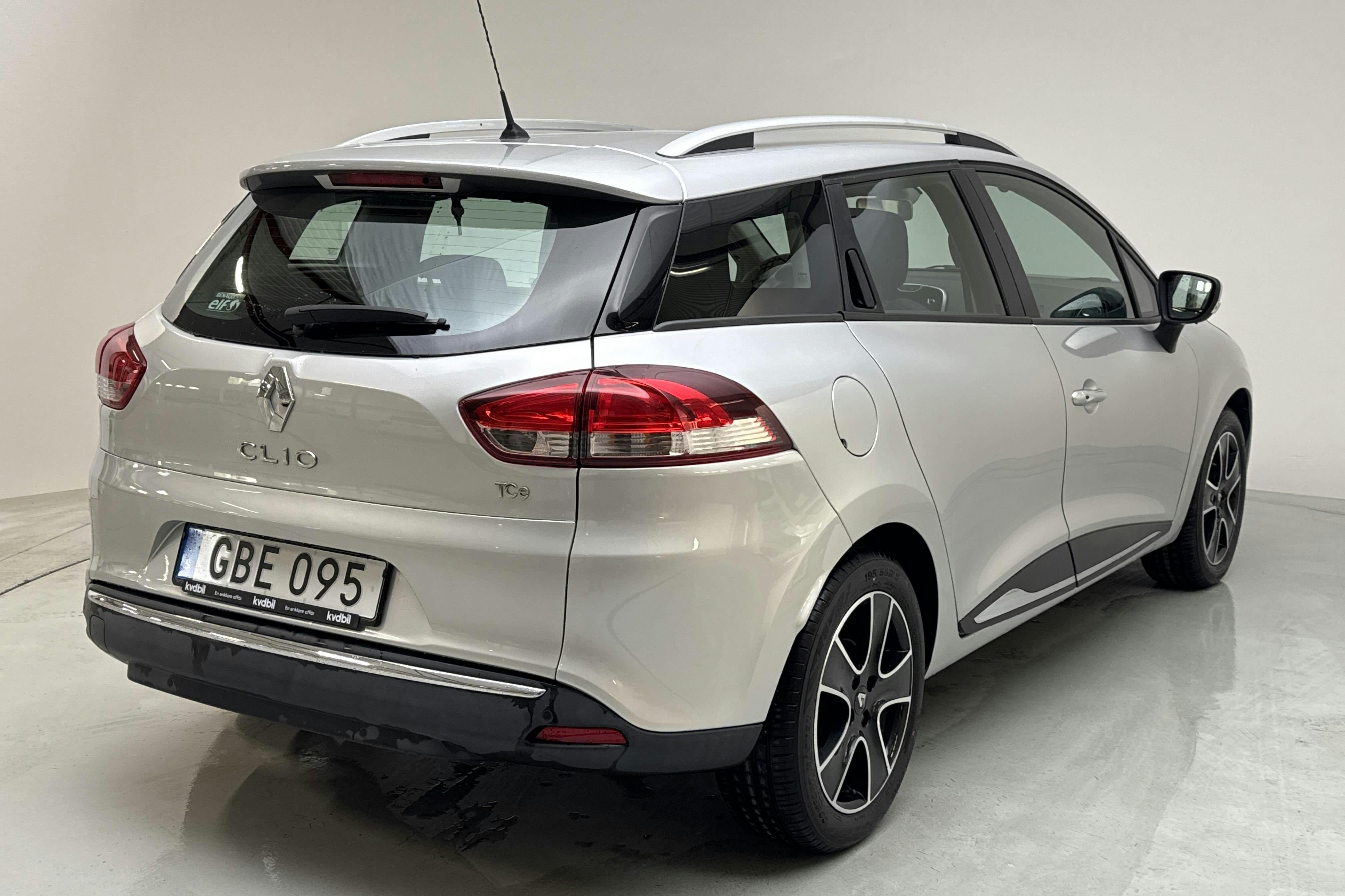 Renault Clio IV 0.9 TCe 90 Sports Tourer (90hk) - 156 570 km - Käsitsi - hõbe - 2015