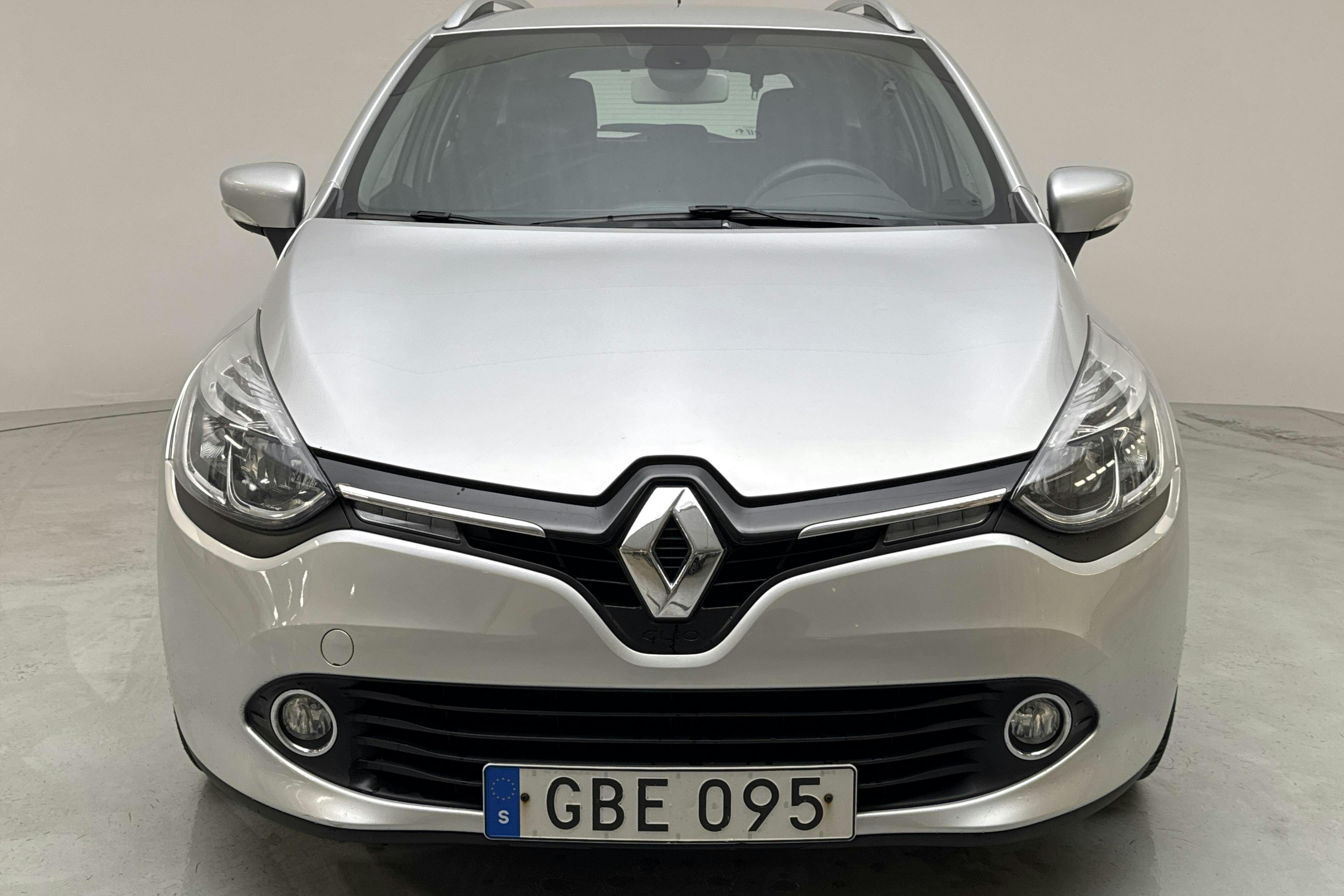 Renault Clio IV 0.9 TCe 90 Sports Tourer (90hk) - 156 570 km - Käsitsi - hõbe - 2015