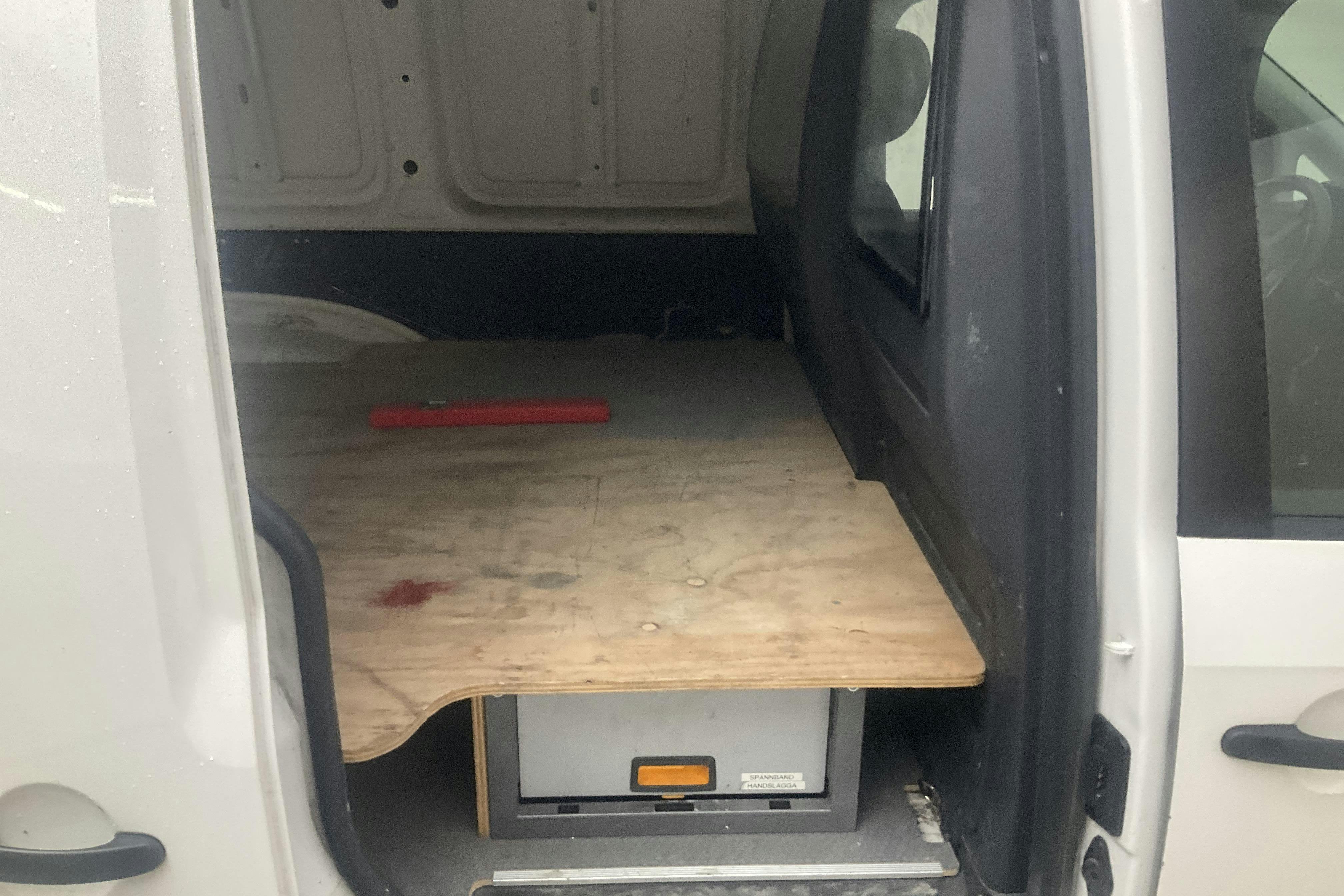 VW Caddy 1.6 TDI Skåp (75hk) - 114 080 km - Manualna - biały - 2016