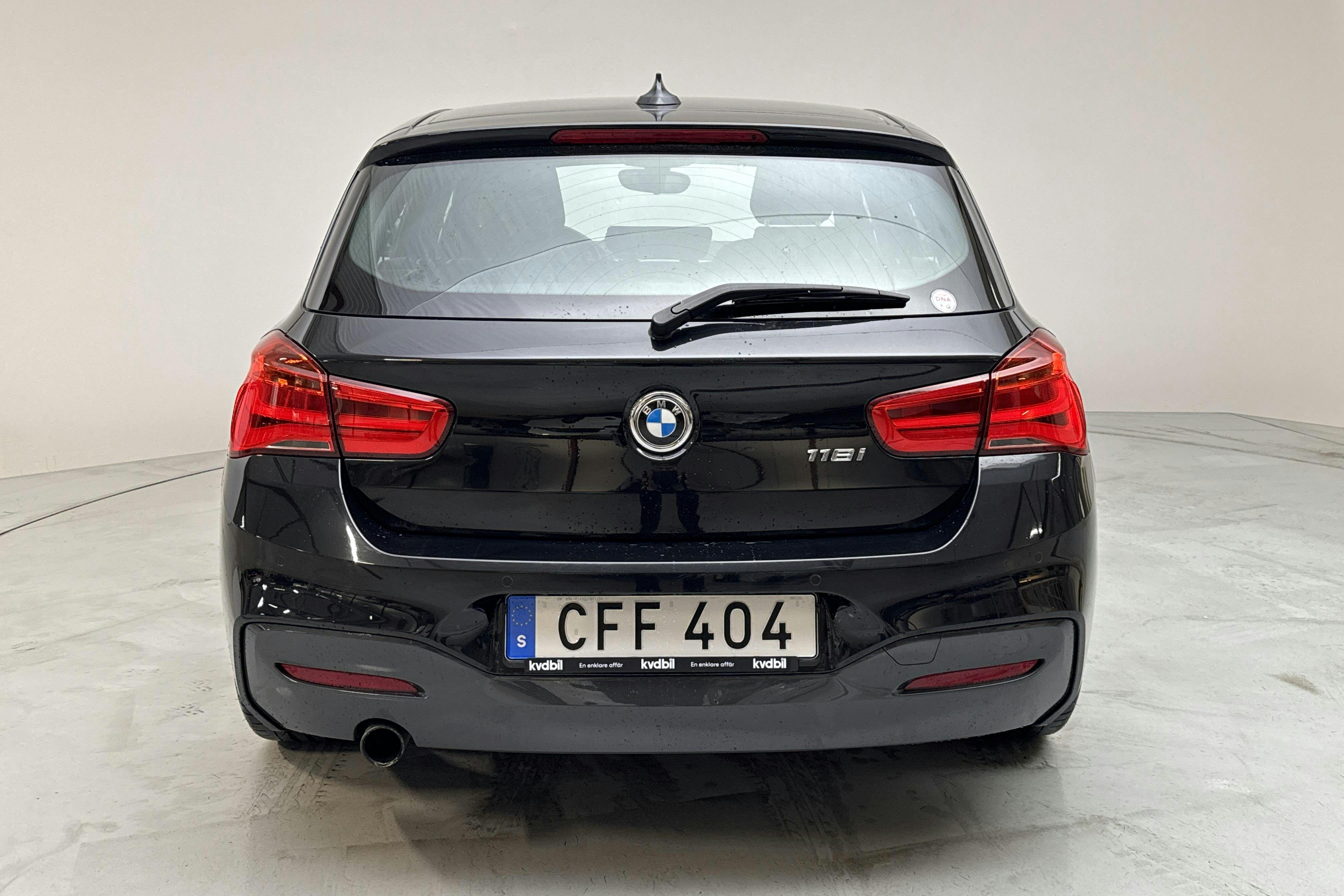 BMW 118i 5dr, F20 (136hk) - 46 200 km - Automatyczna - czarny - 2018
