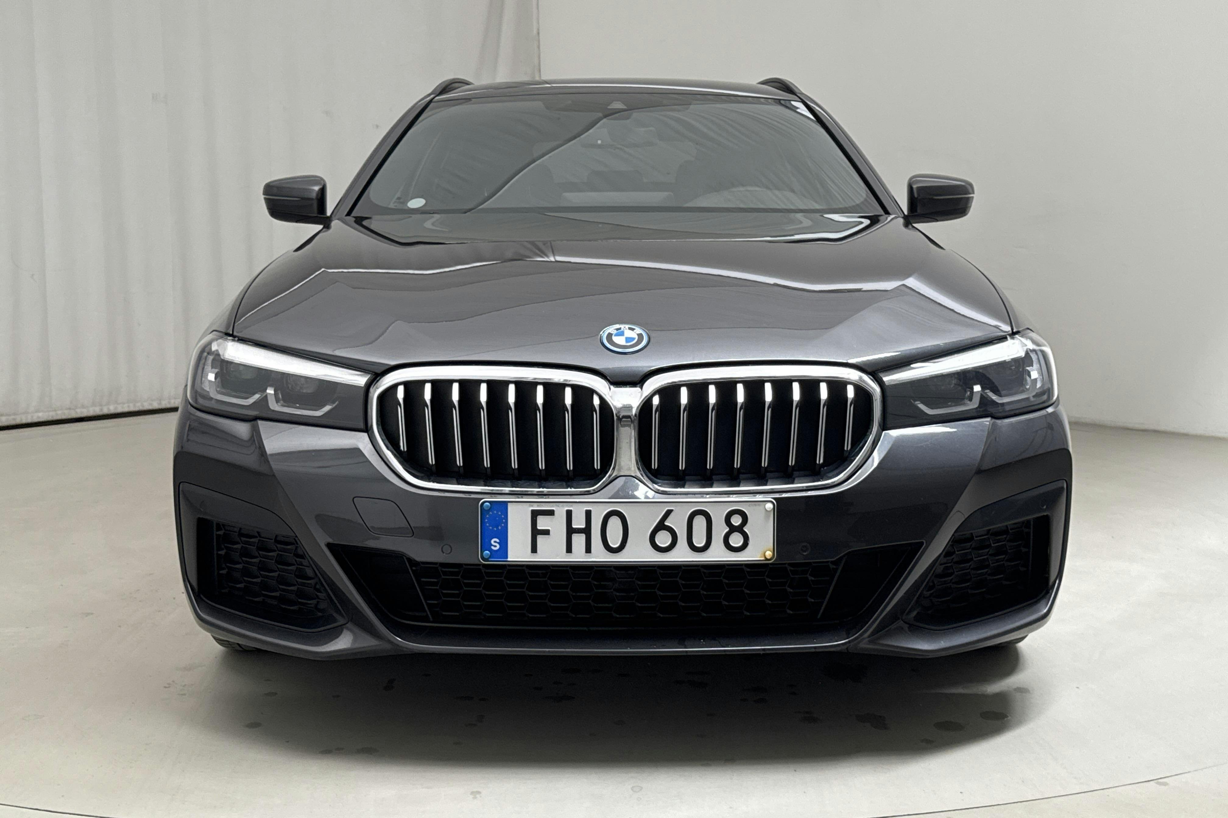 BMW 530e xDrive Touring, G31 12kWh LCI (292hk) - 68 660 km - Automatic - gray - 2022