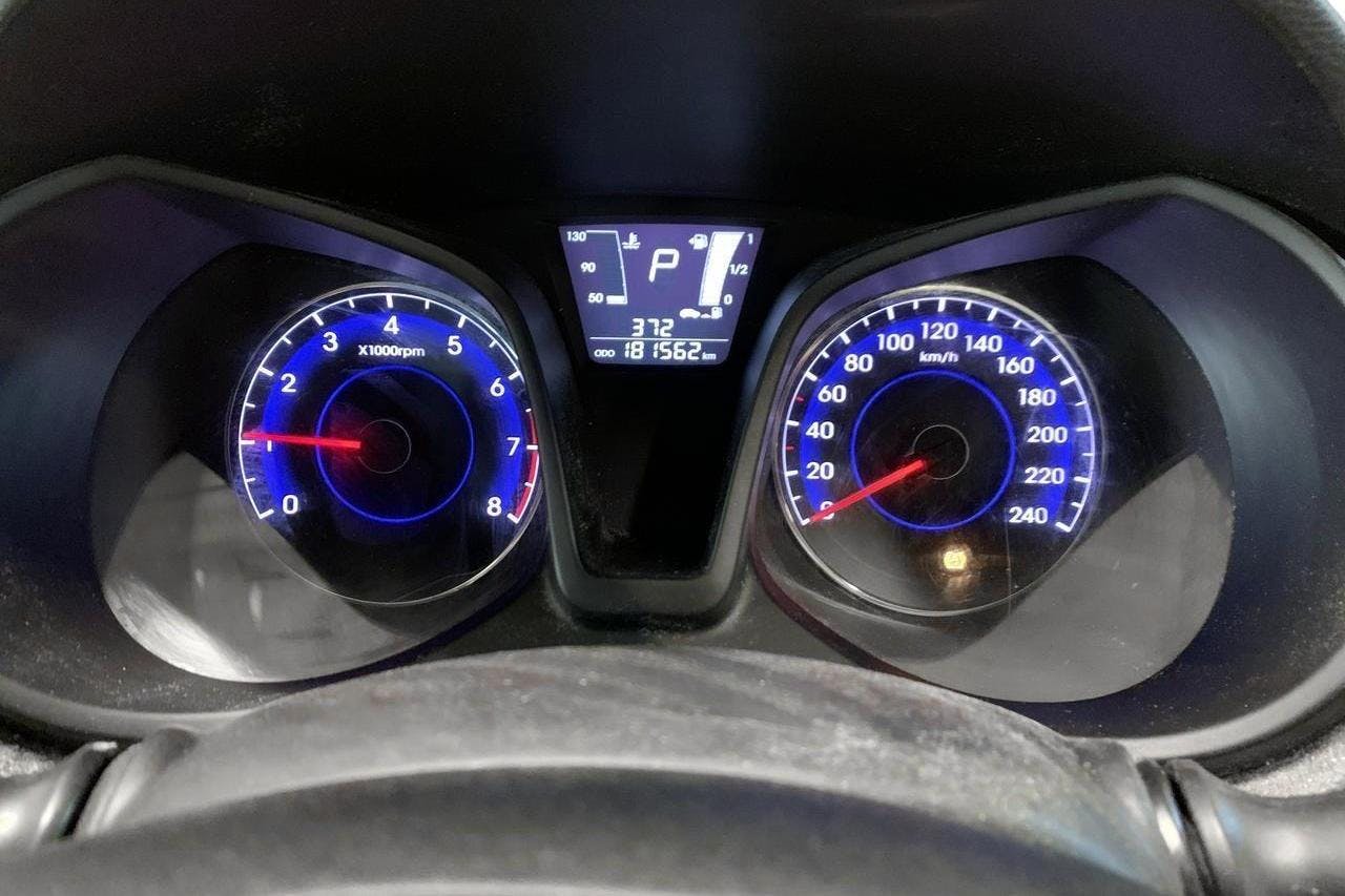 Hyundai ix20 1.6 (125hk) - 18 156 mil - Automat - vit - 2014