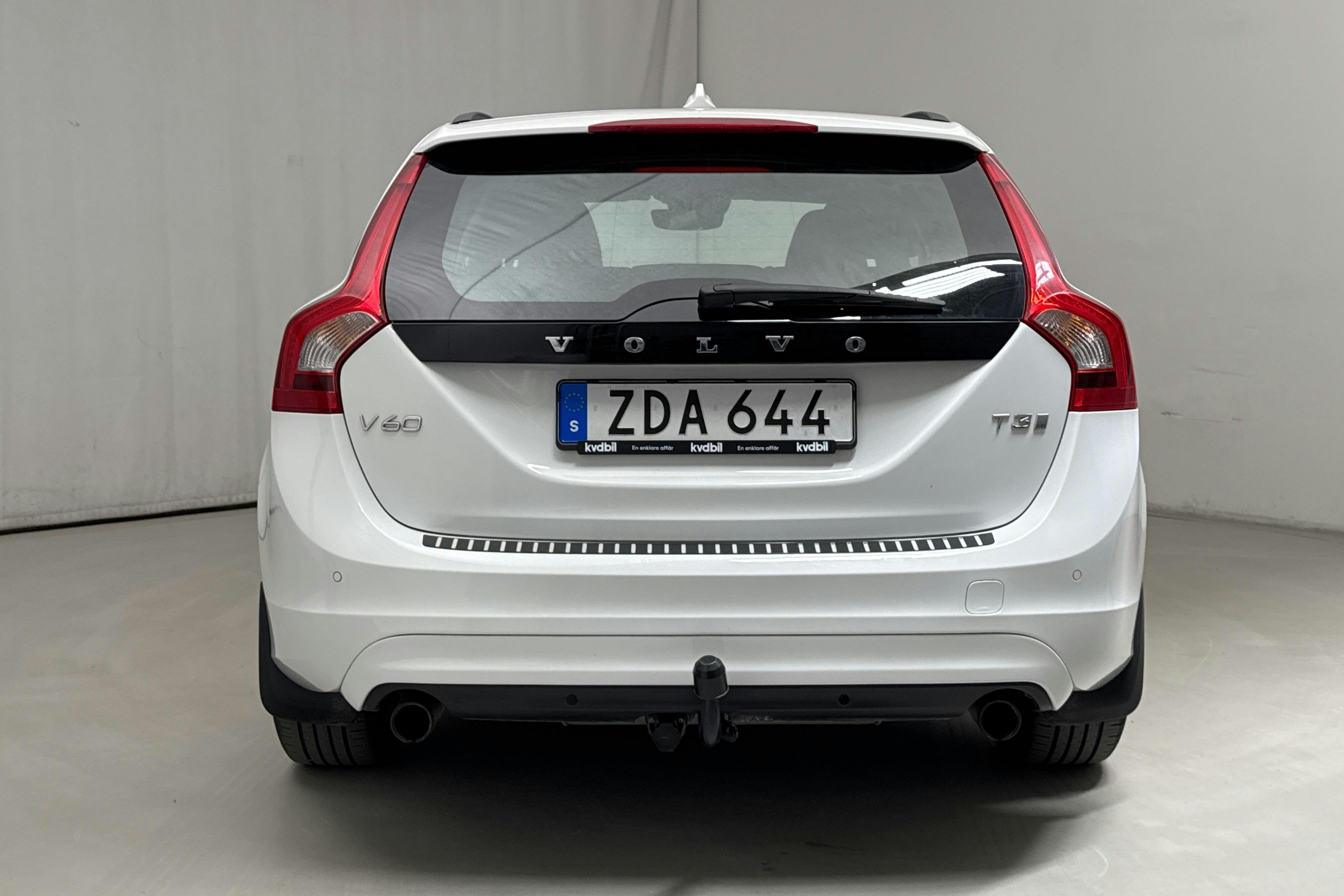 Volvo V60 T3 (152hk) - 96 390 km - Manual - white - 2018