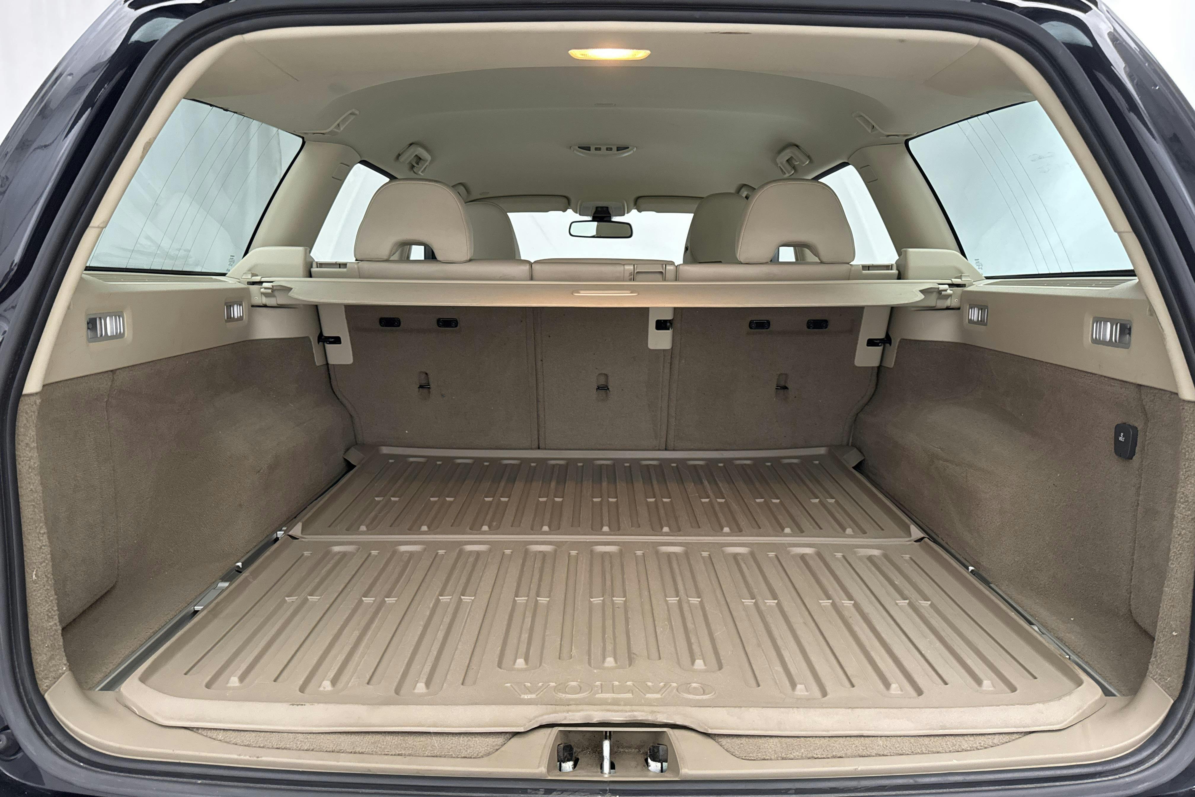 Volvo V70 II 2.0F (145hk) - 92 810 km - Automatyczna - czarny - 2010