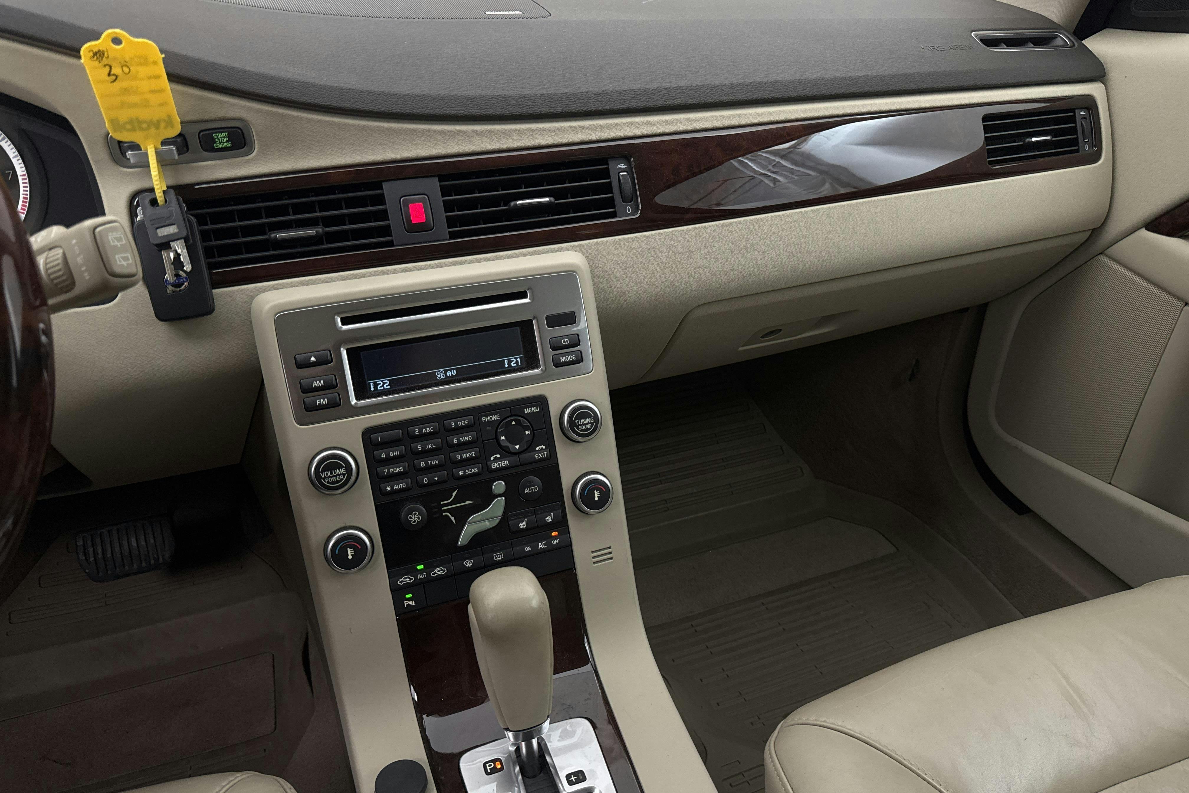 Volvo V70 II 2.0F (145hk) - 92 810 km - Automatyczna - czarny - 2010