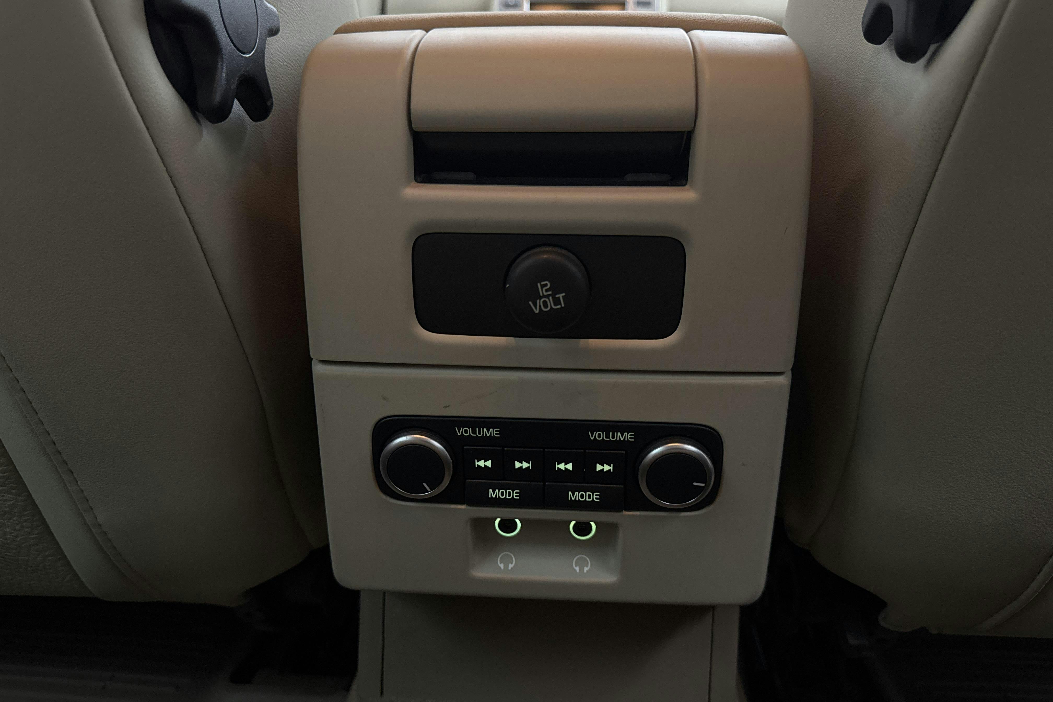 Volvo V70 II 2.0F (145hk) - 92 810 km - Automatyczna - czarny - 2010