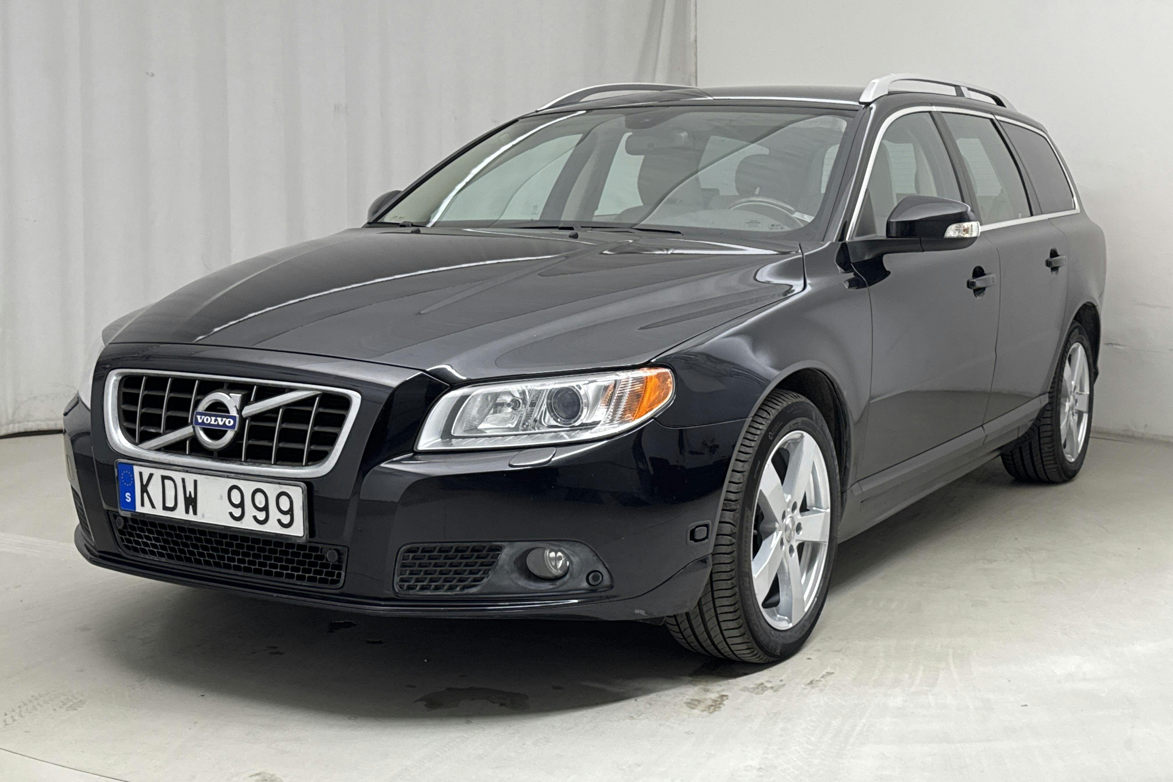 Volvo V70 II 2.0F (145hk) - 92 810 km - Automatyczna - czarny - 2010