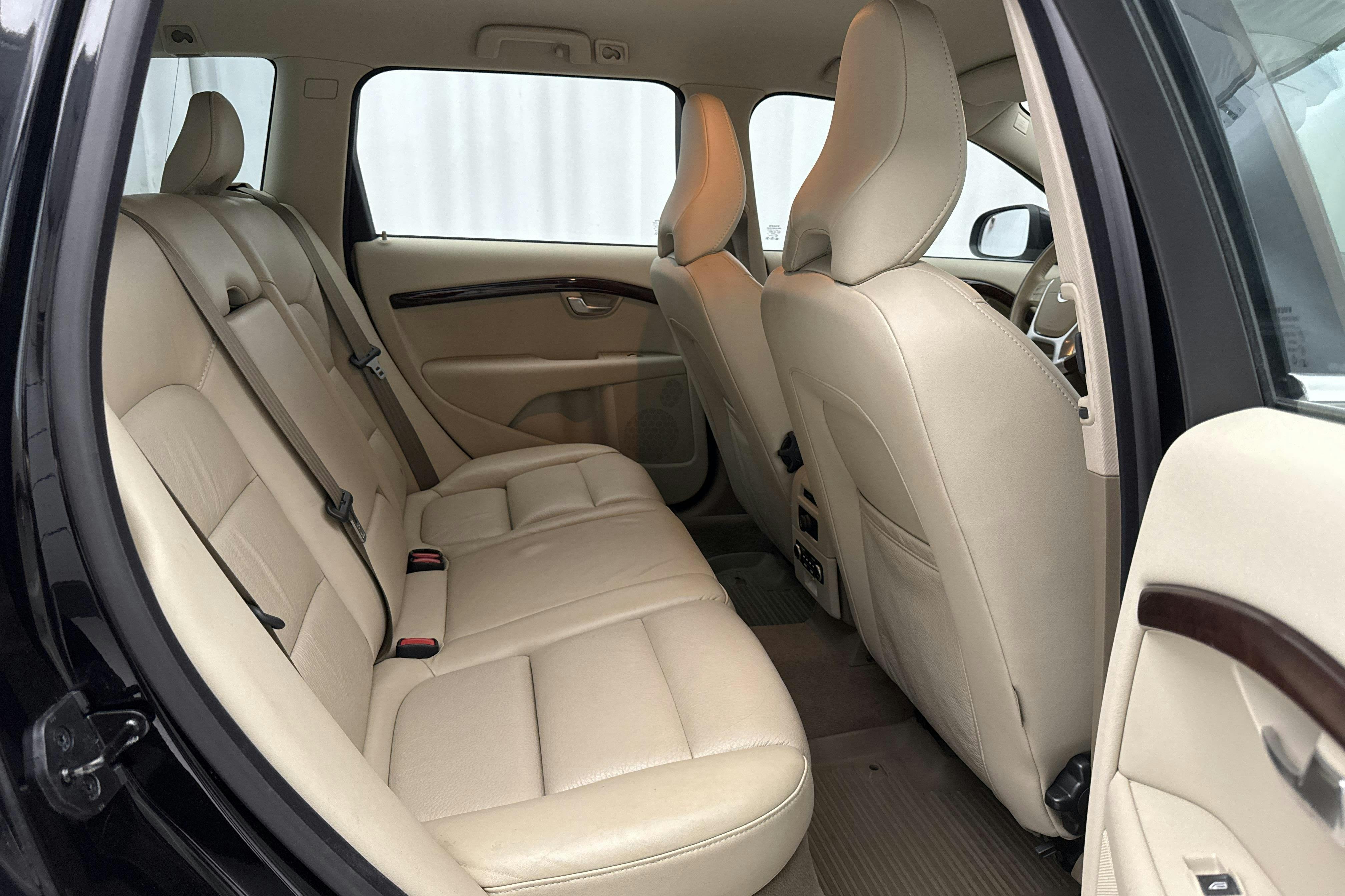 Volvo V70 II 2.0F (145hk) - 92 810 km - Automatyczna - czarny - 2010