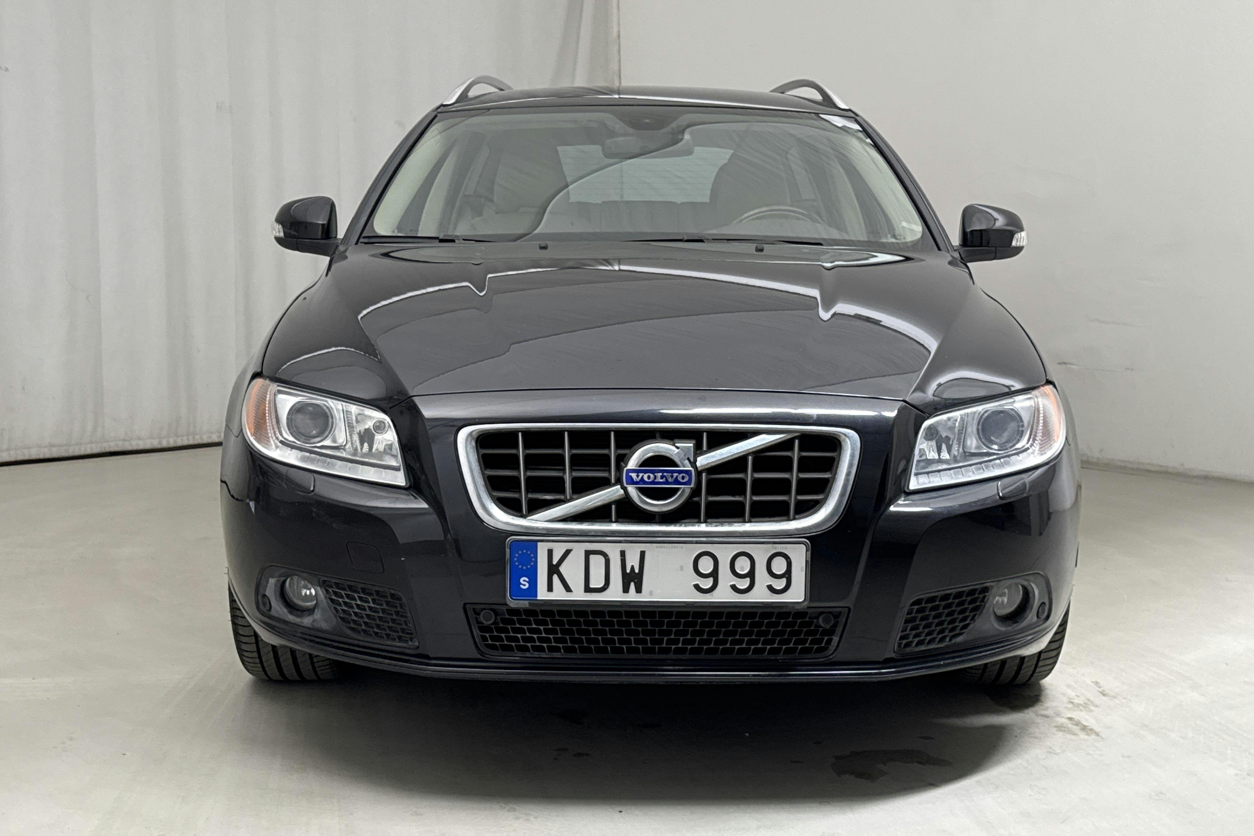 Volvo V70 II 2.0F (145hk) - 92 810 km - Automatyczna - czarny - 2010