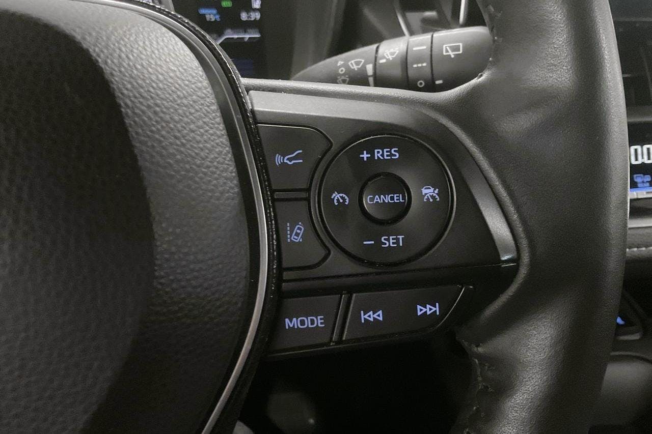 Toyota Corolla 1.8 Hybrid Touring Sports (122hk) - 79 100 km - Automaattinen - valkoinen - 2021